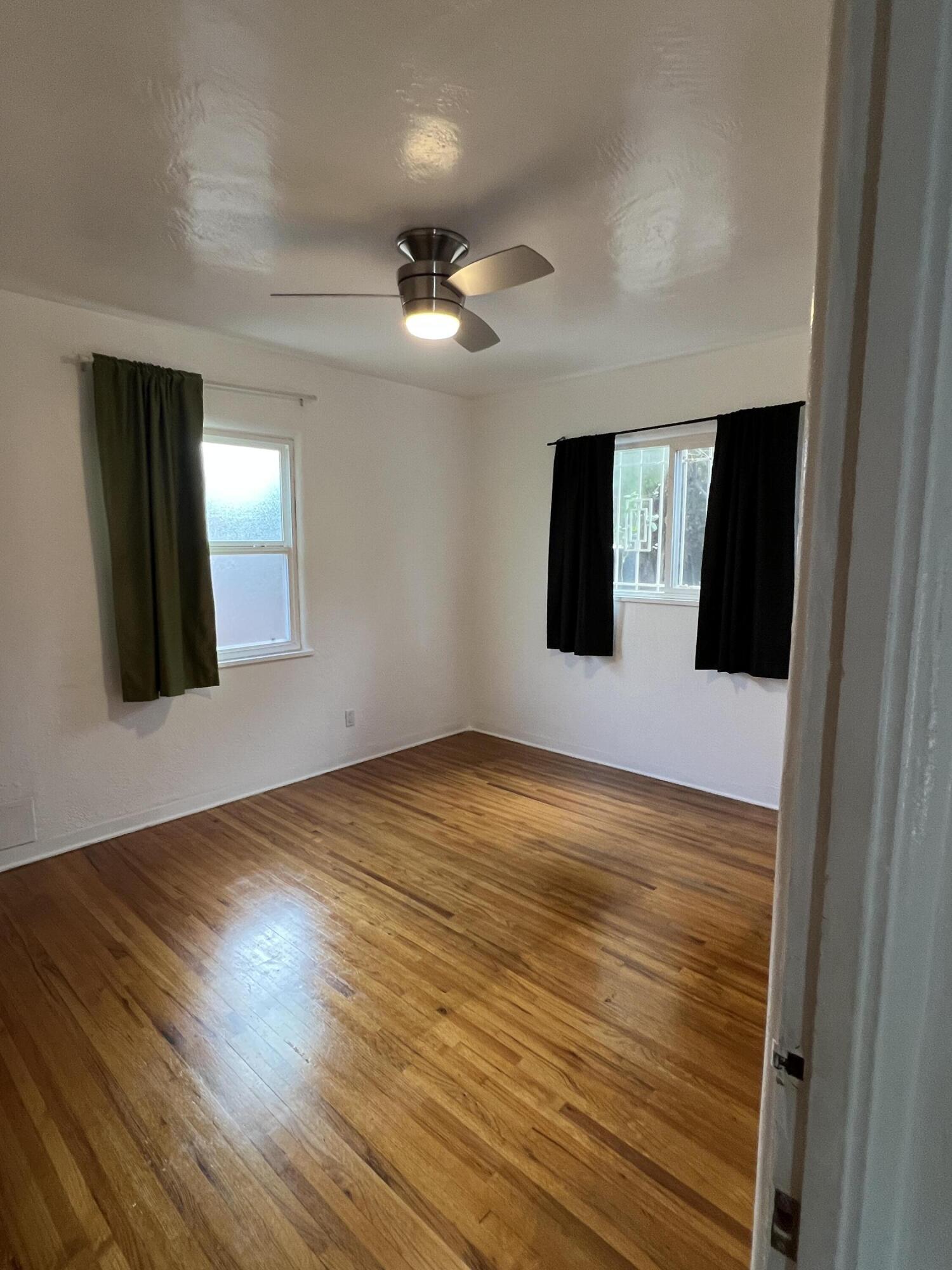 Photo 13 — 925 Quincy Street NE