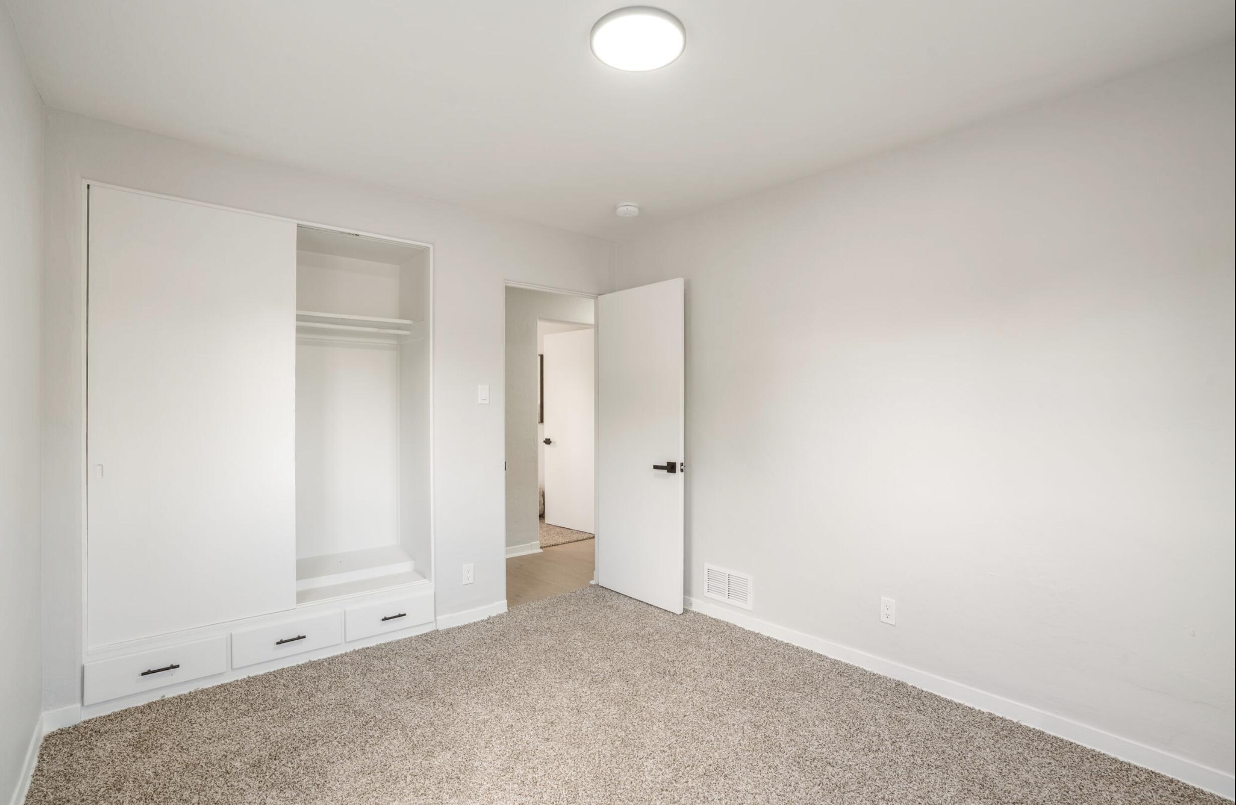 Photo 8 — 801 California Street SE