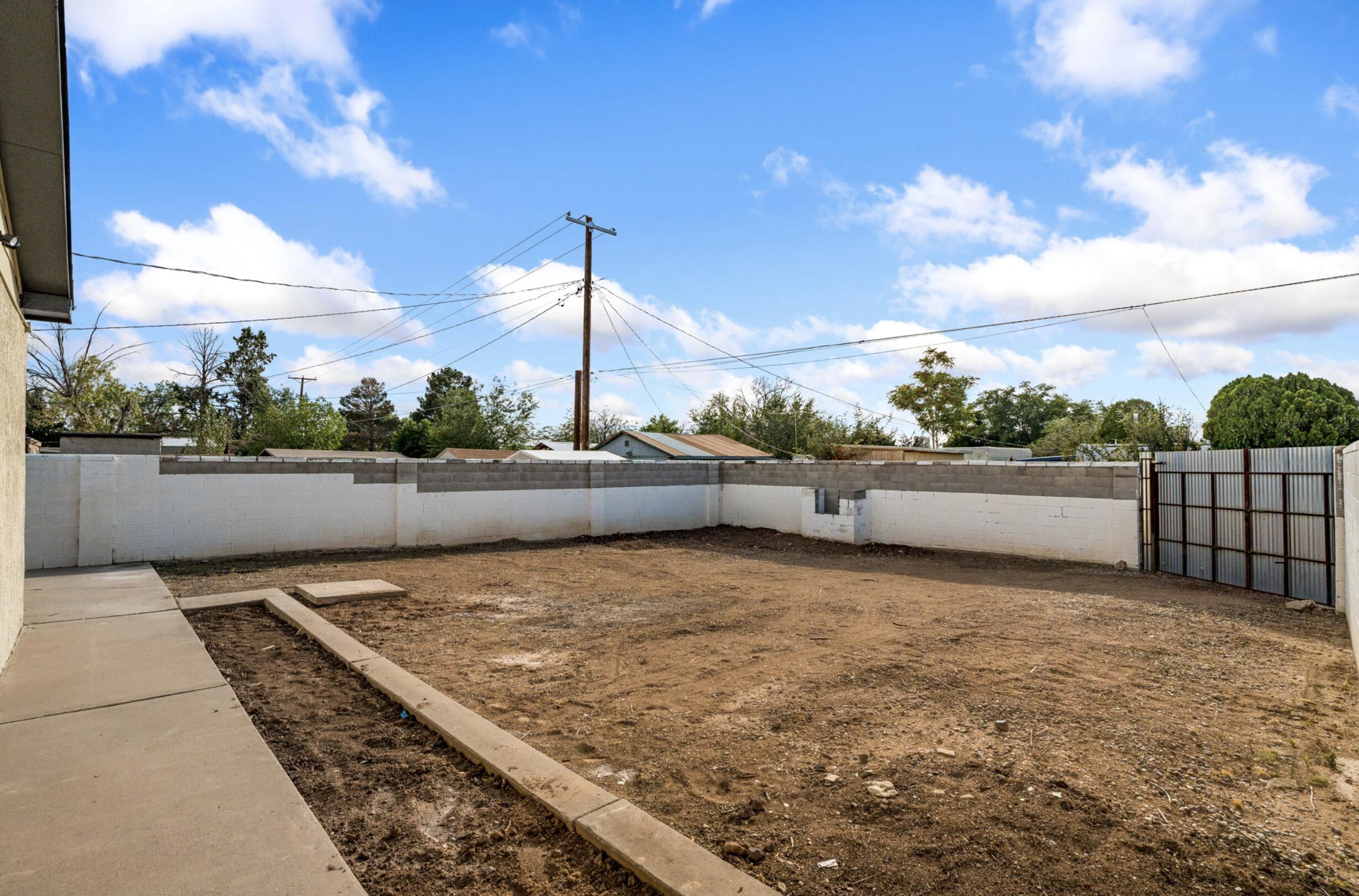 Photo 2 — 801 California Street SE