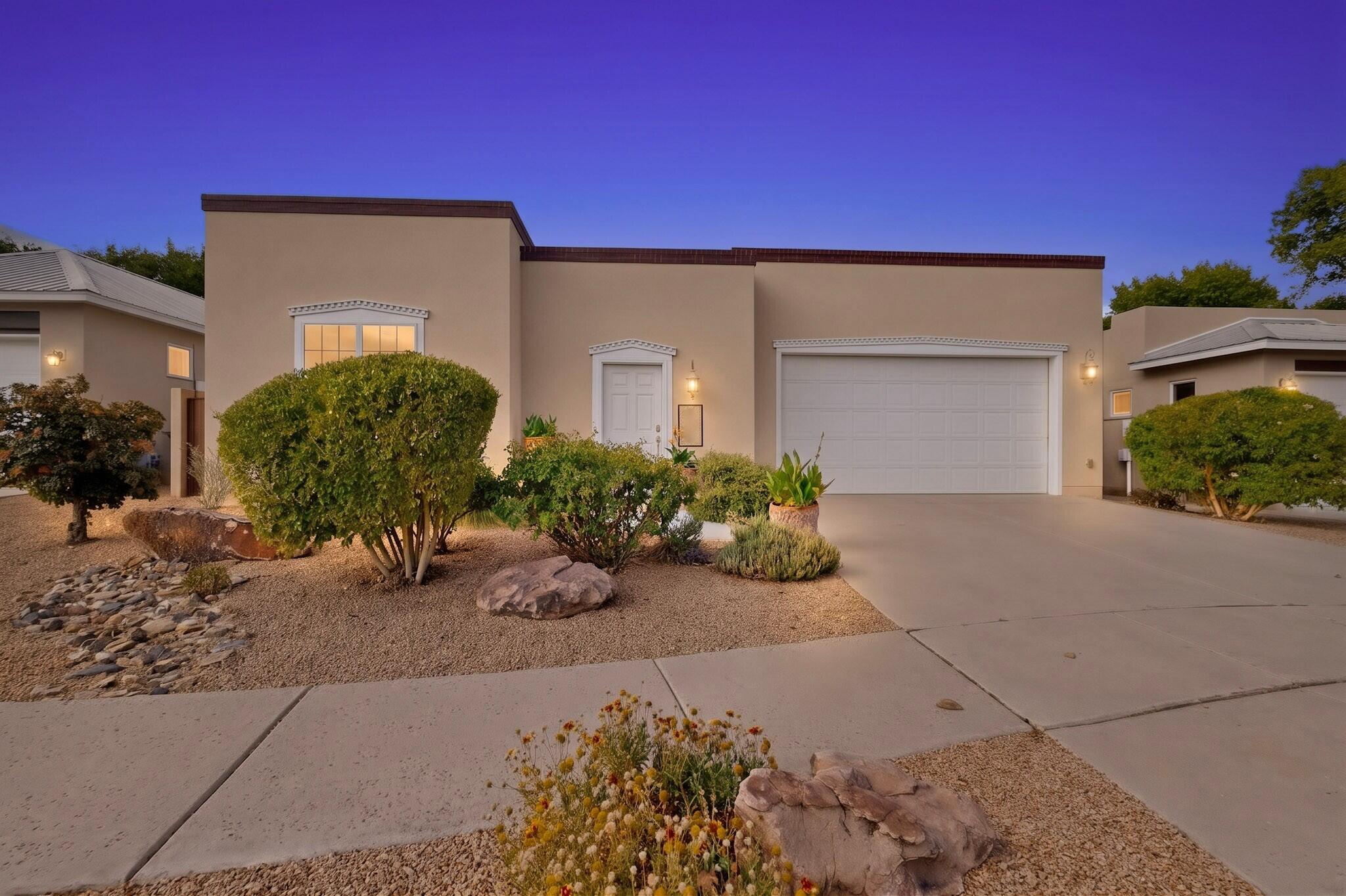 636 Rio Azul Lane NW, Albuquerque, NM 87104
