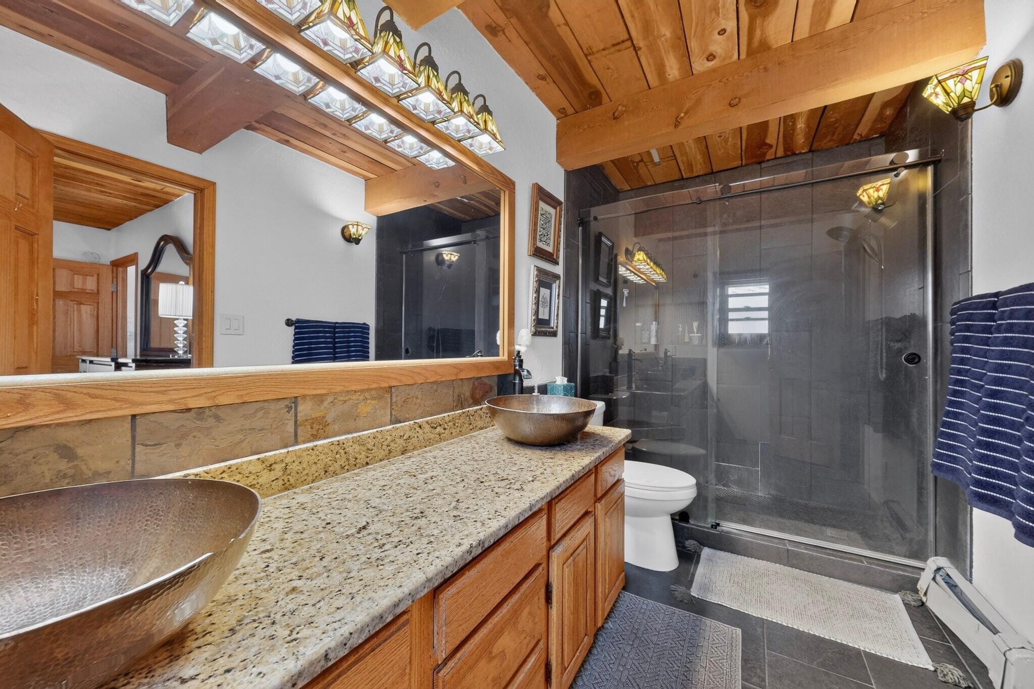 Photo 17 — 700 Lakeview Circle SE