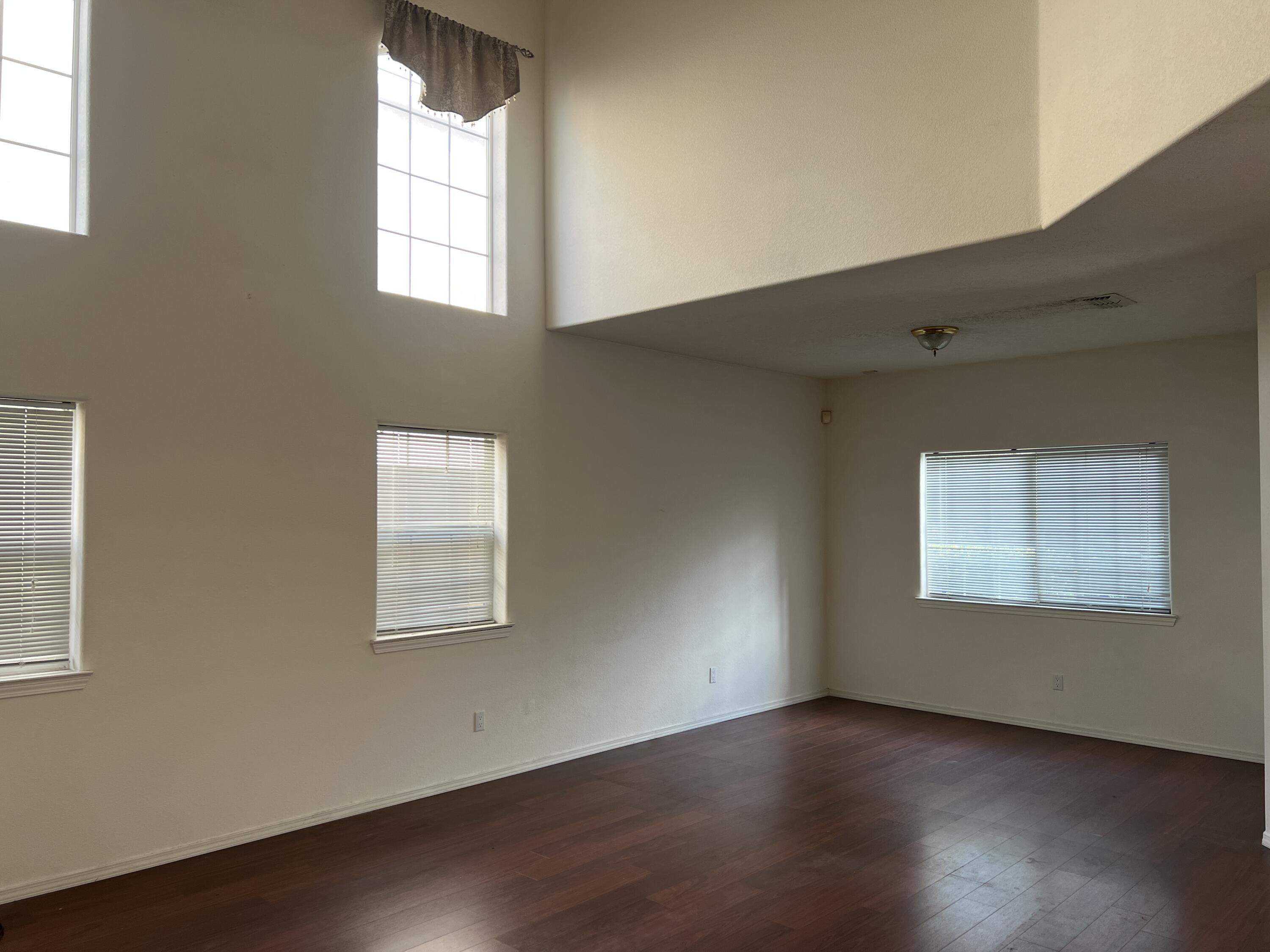 Photo 16 — 7316 Peregrine Road NE