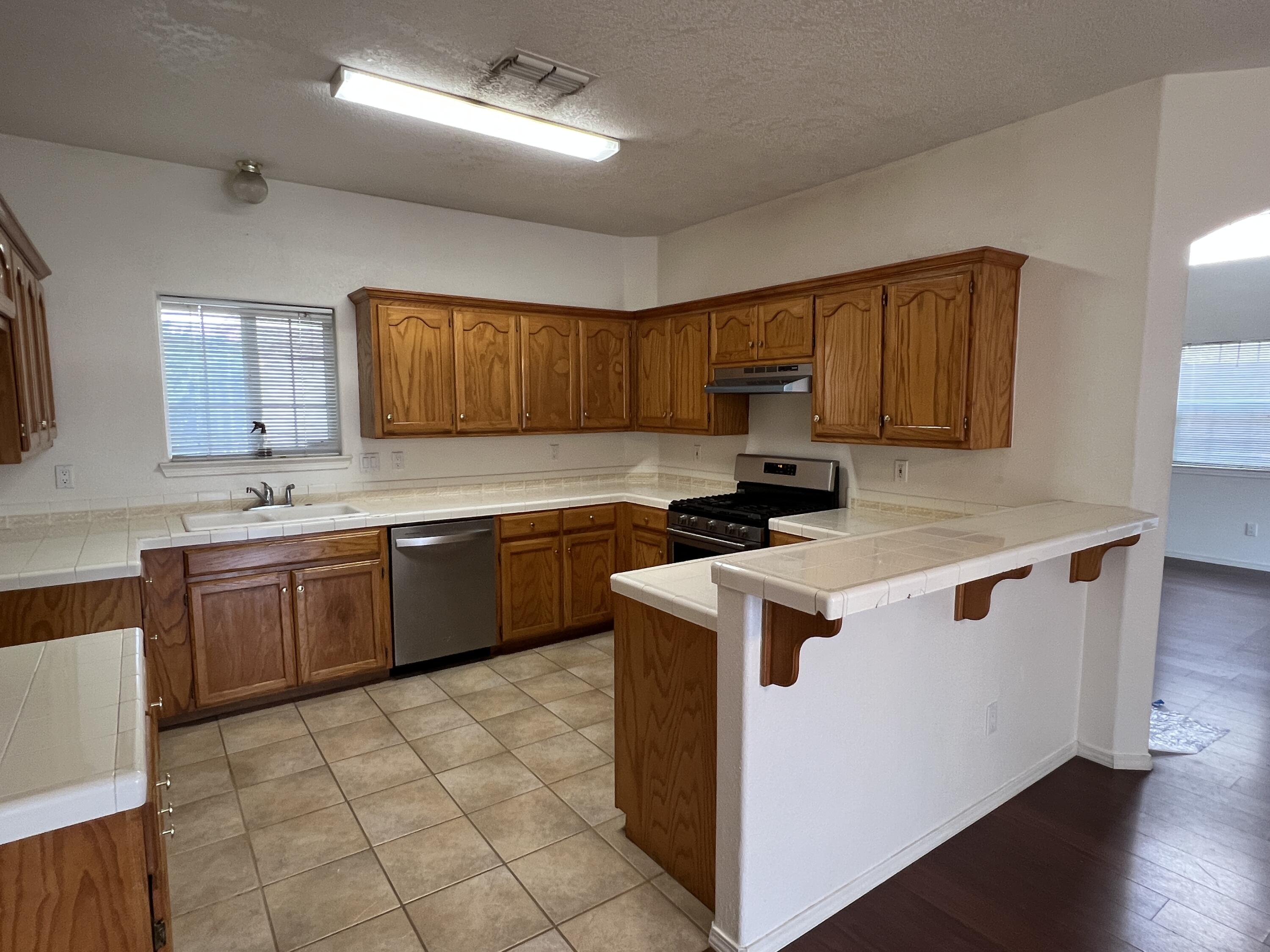 Photo 14 — 7316 Peregrine Road NE