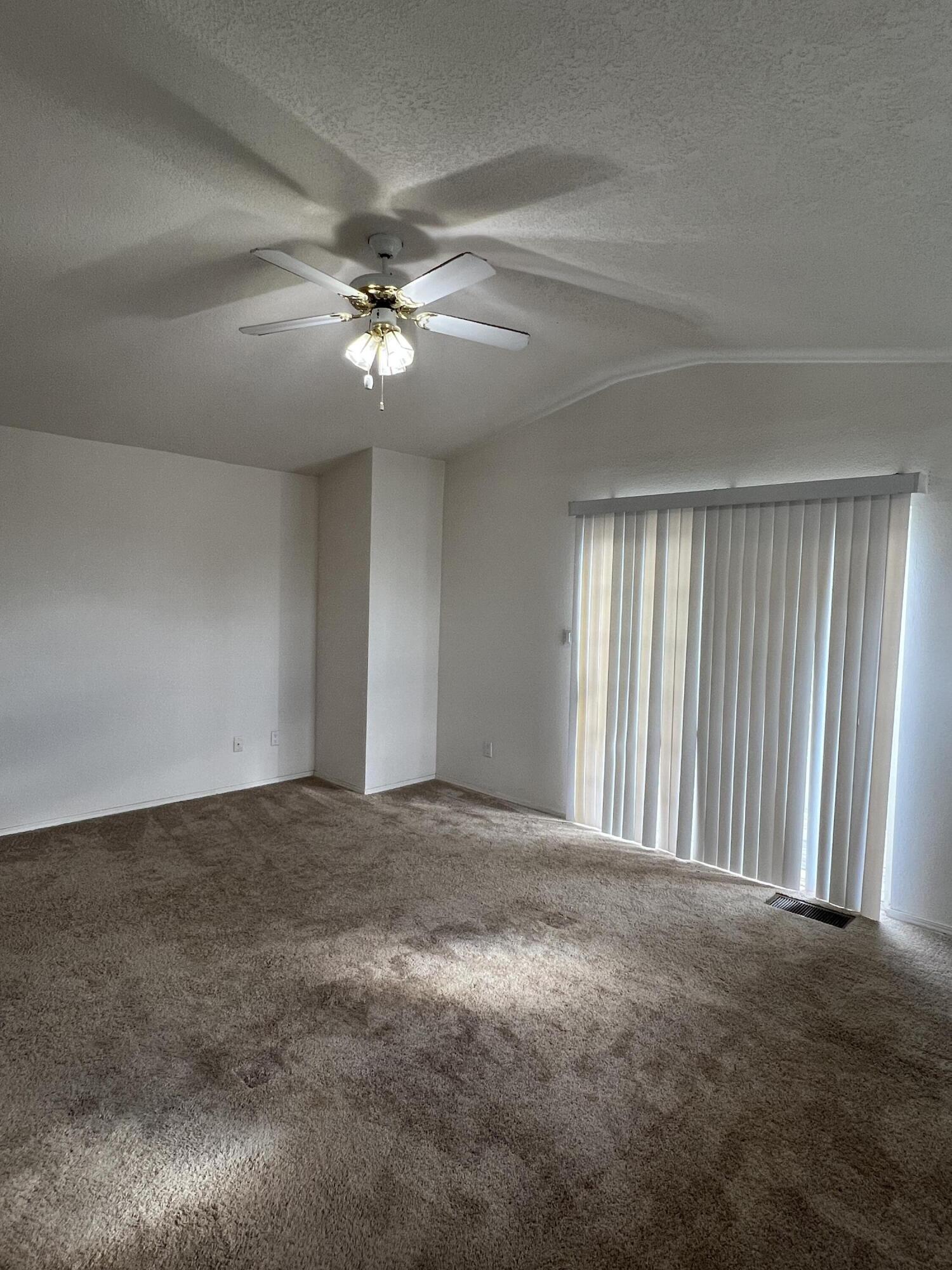Photo 10 — 7316 Peregrine Road NE