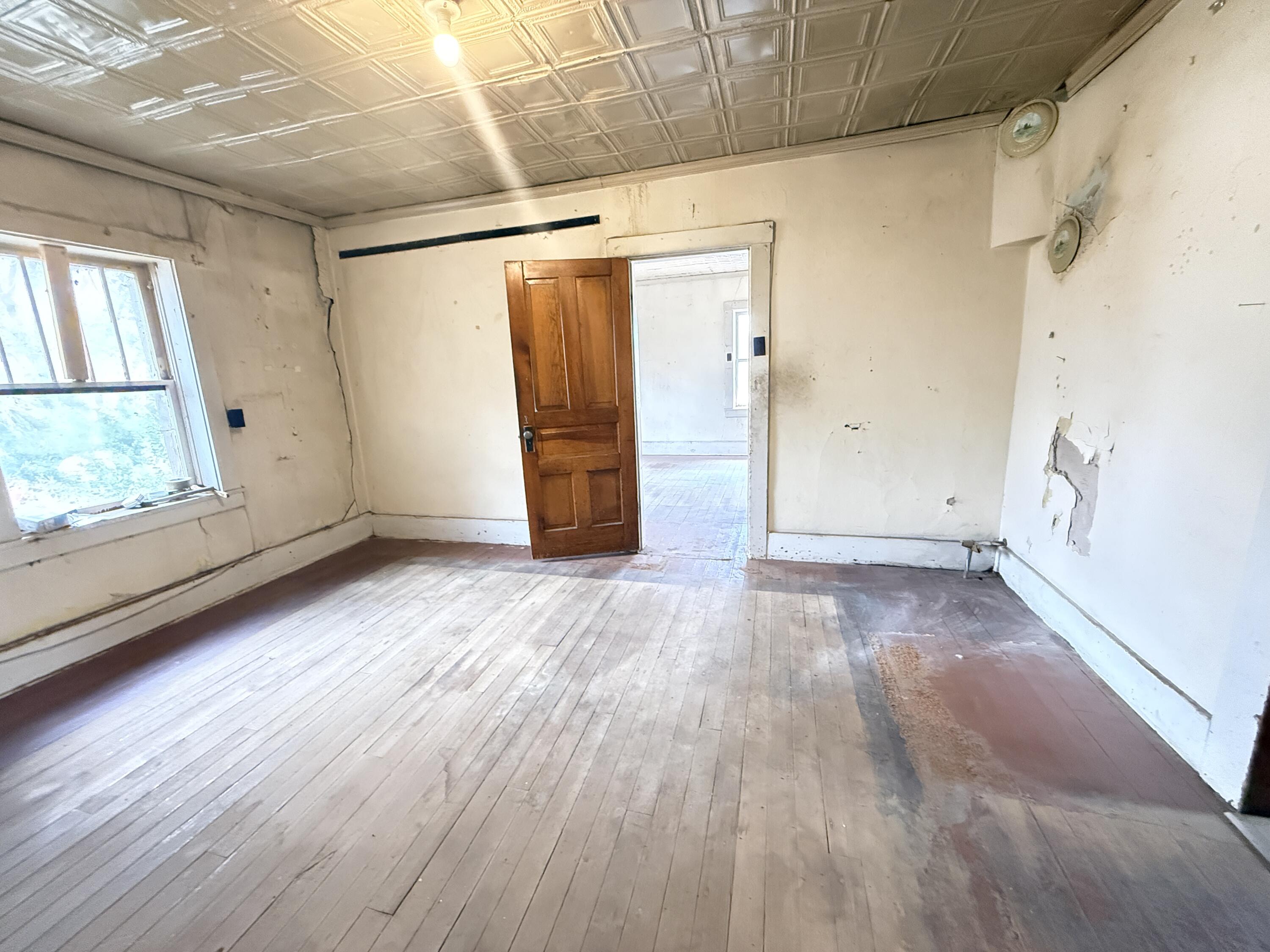 Photo 4 — 600 Second Street
