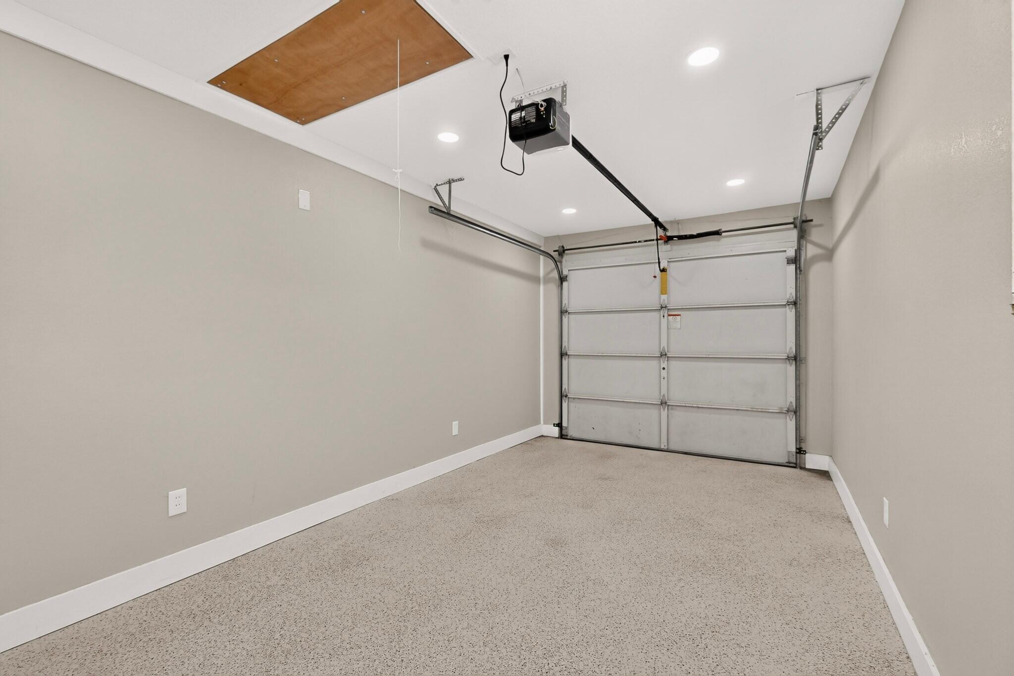 Photo 7 — 2438 Hendola Drive NE