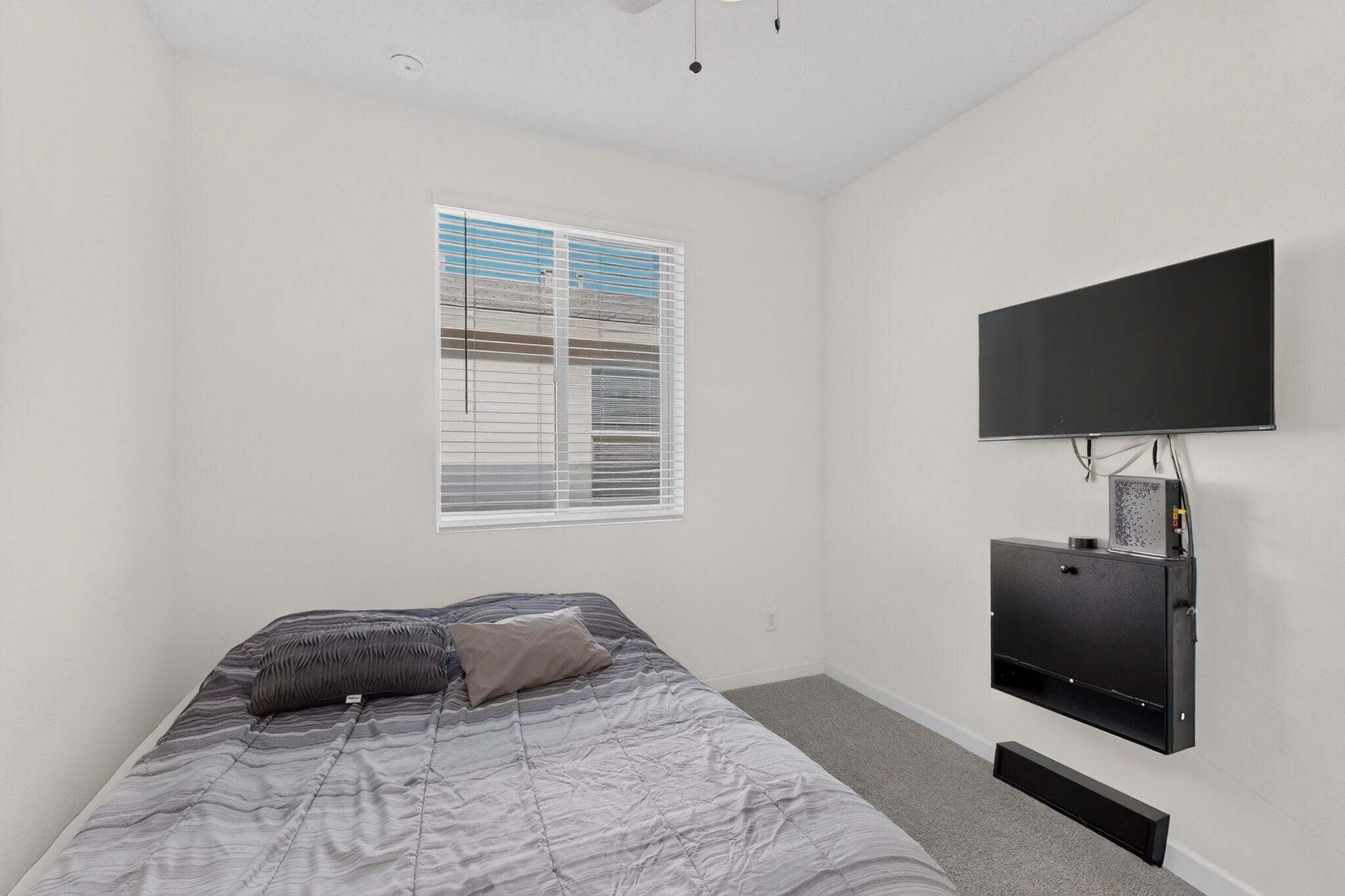 Photo 17 — 1445 Valle De Colores Street NW