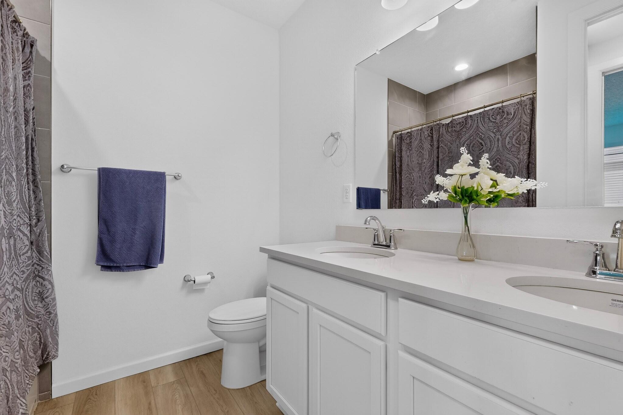 Photo 15 — 1445 Valle De Colores Street NW