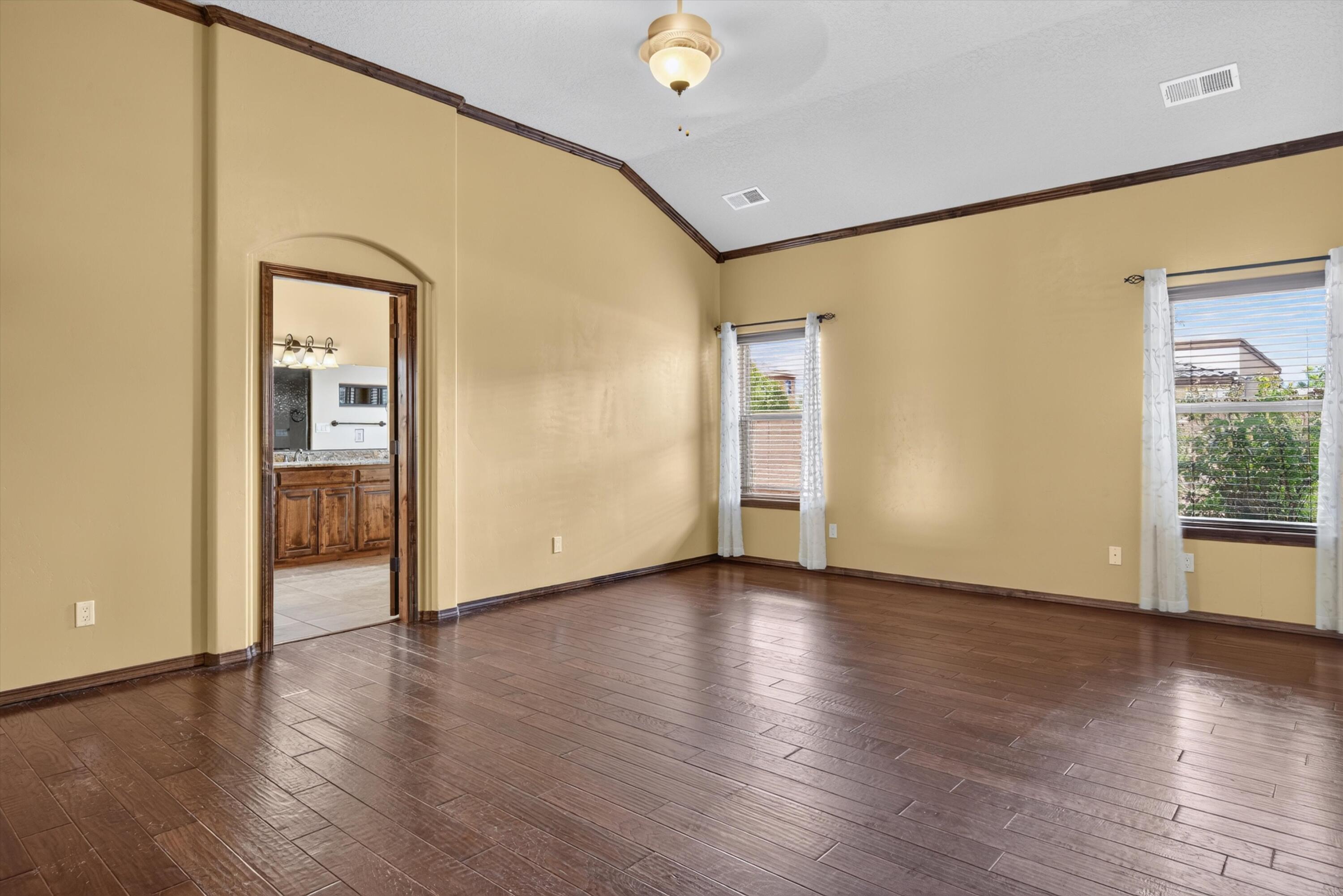 Photo 20 — 1621 Roble Drive SE