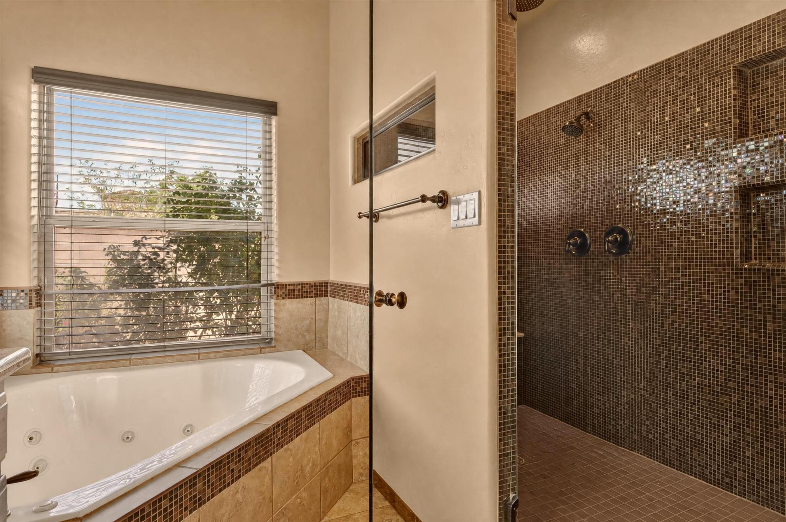 Photo 14 — 1621 Roble Drive SE