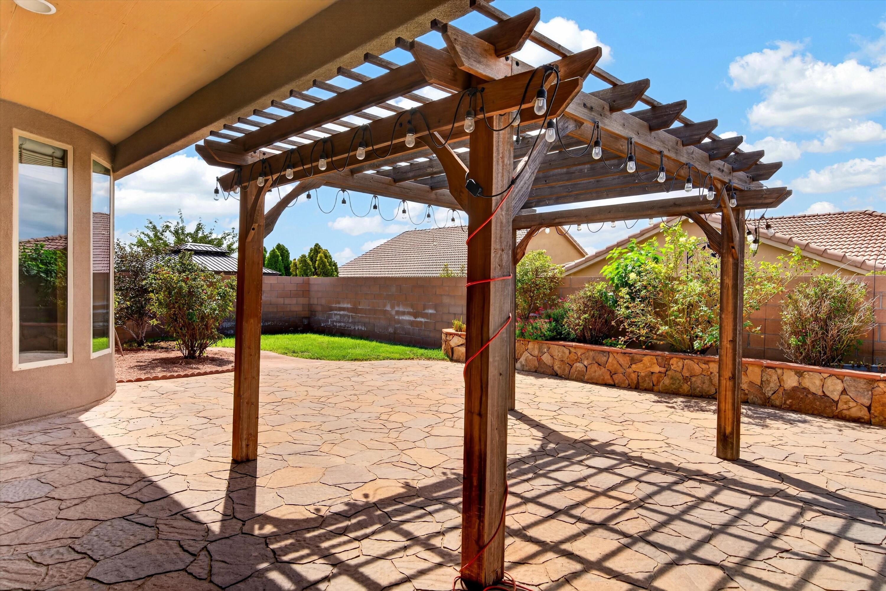 Photo 12 — 1621 Roble Drive SE