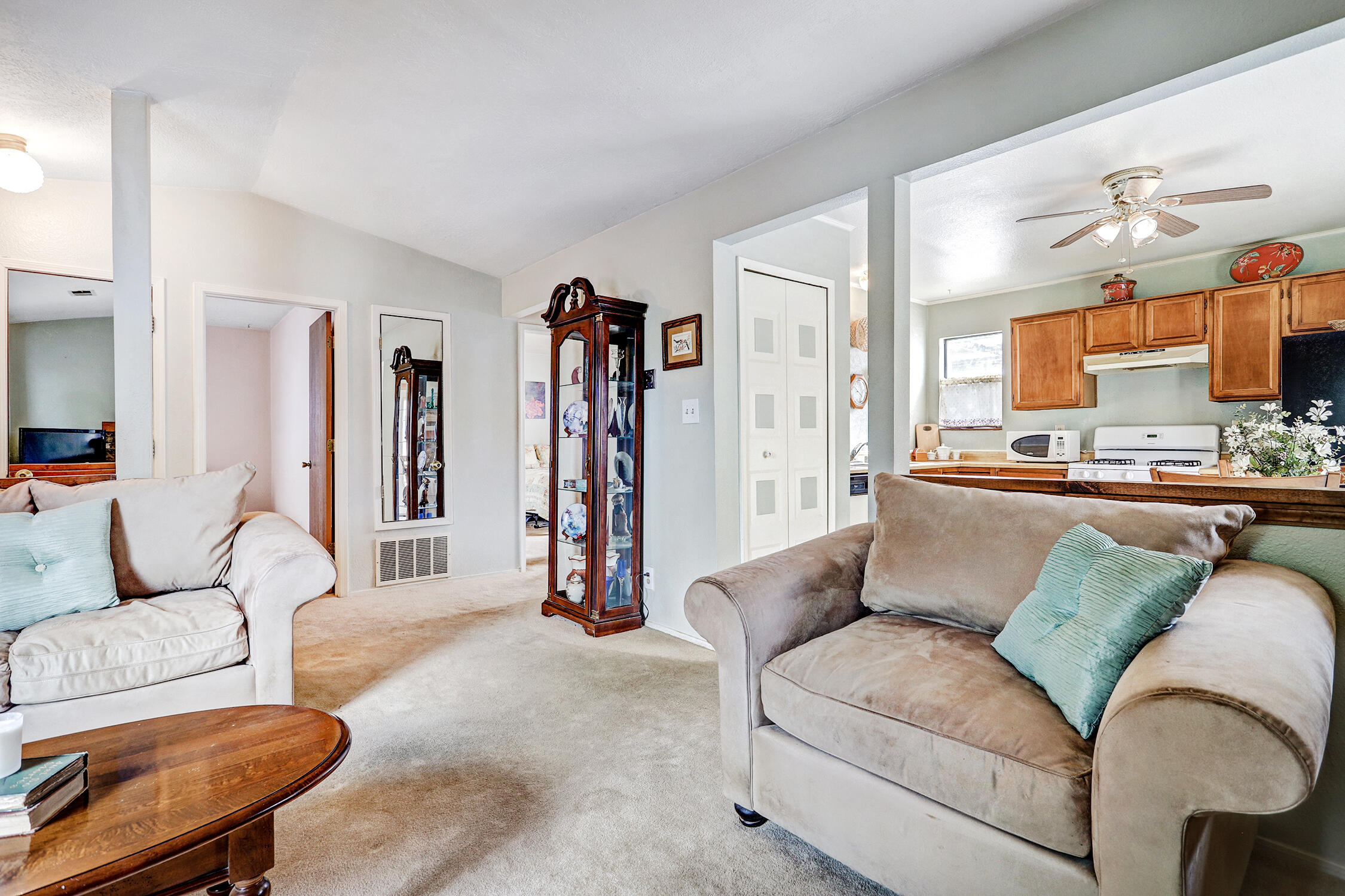 Photo 6 — 166 Coral Drive NE