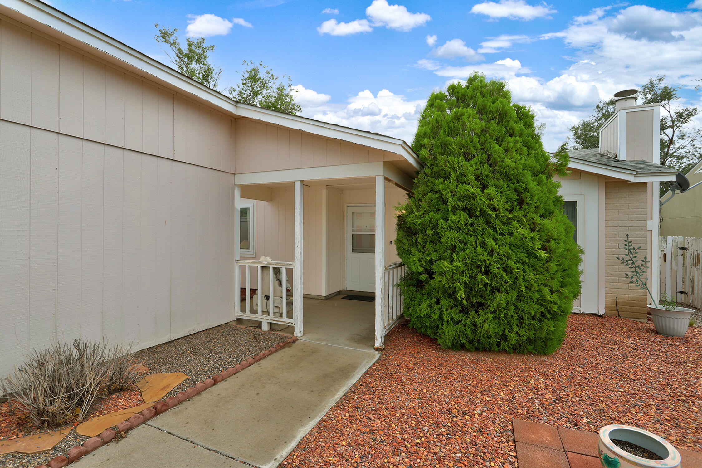 Photo 19 — 166 Coral Drive NE