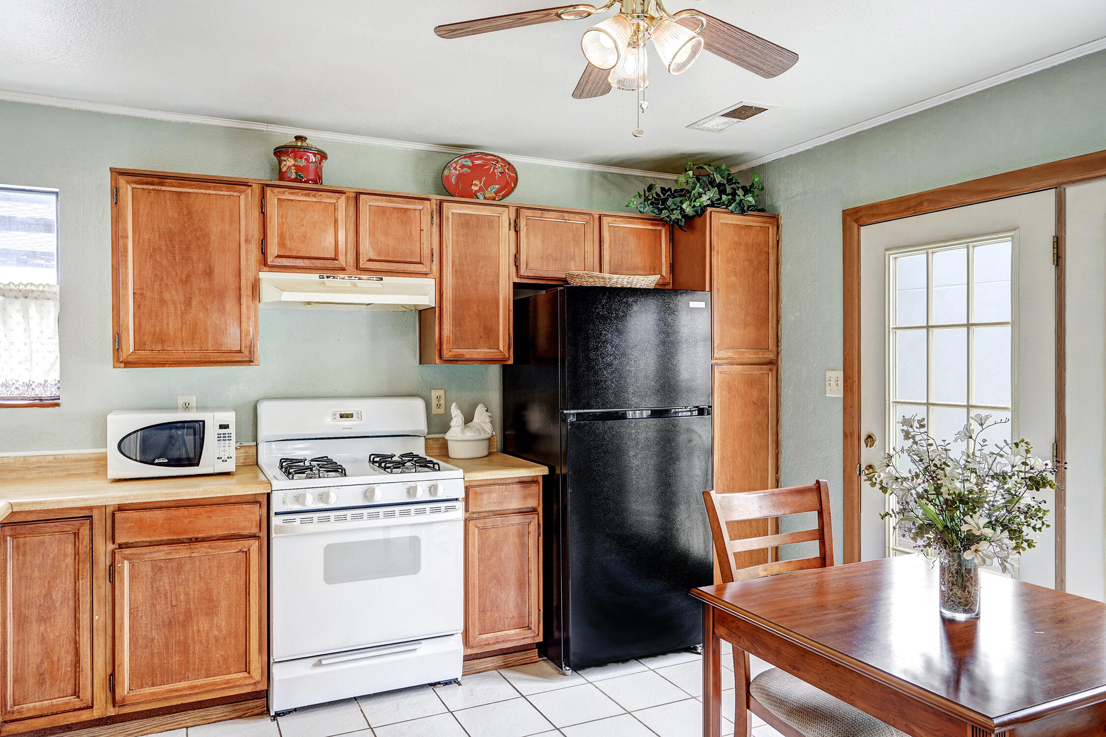 Photo 16 — 166 Coral Drive NE