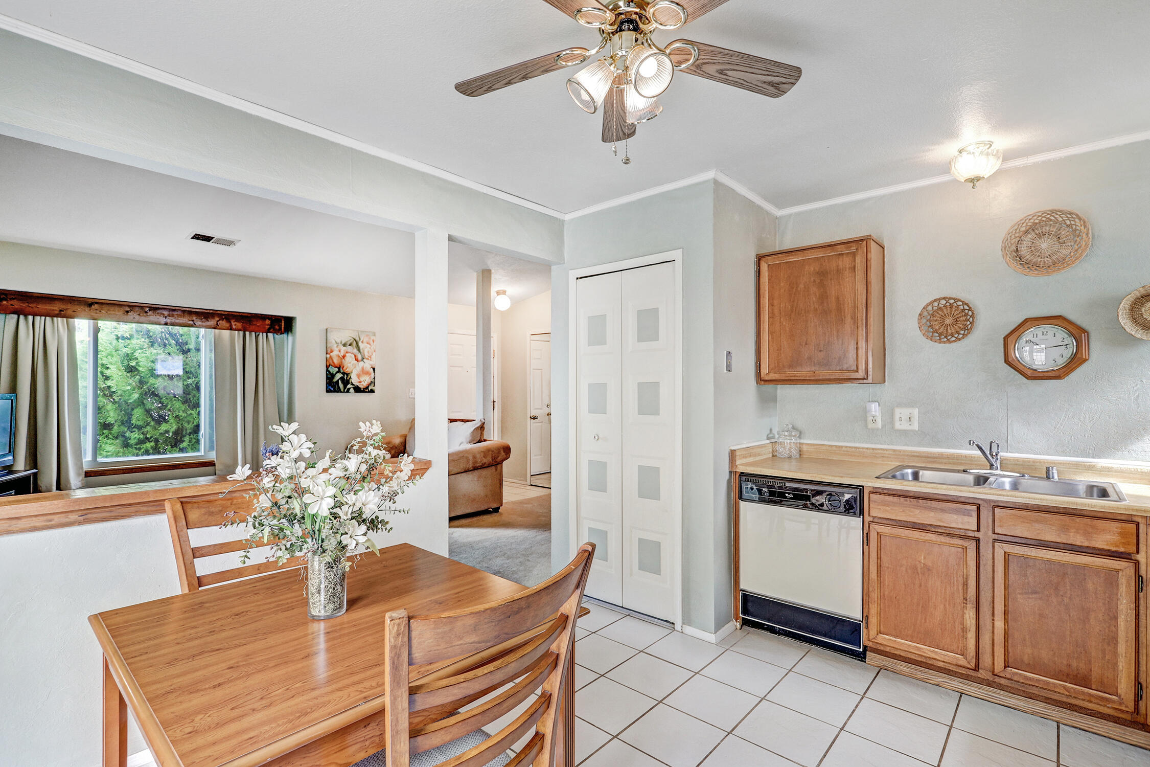 Photo 14 — 166 Coral Drive NE