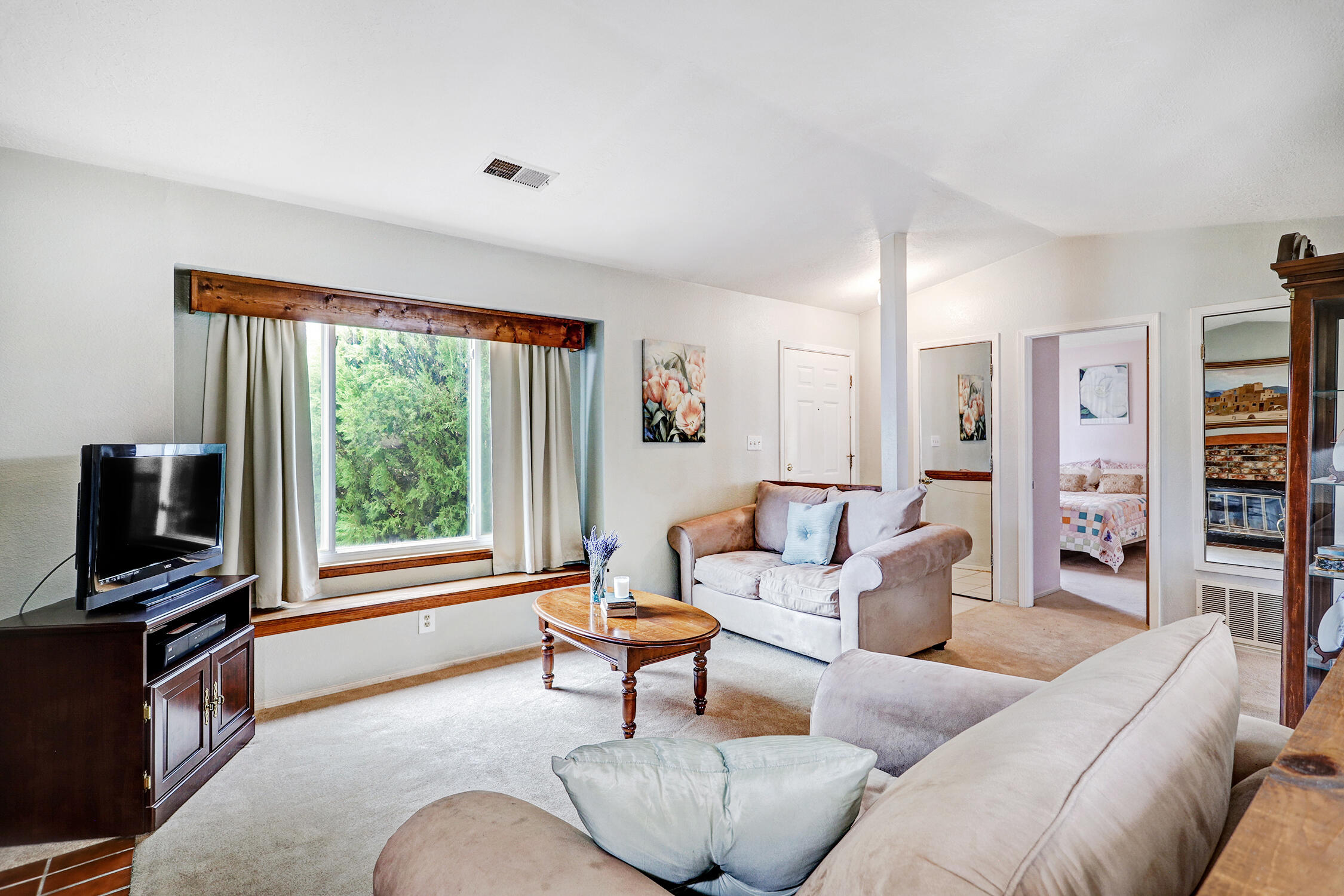 Photo 12 — 166 Coral Drive NE