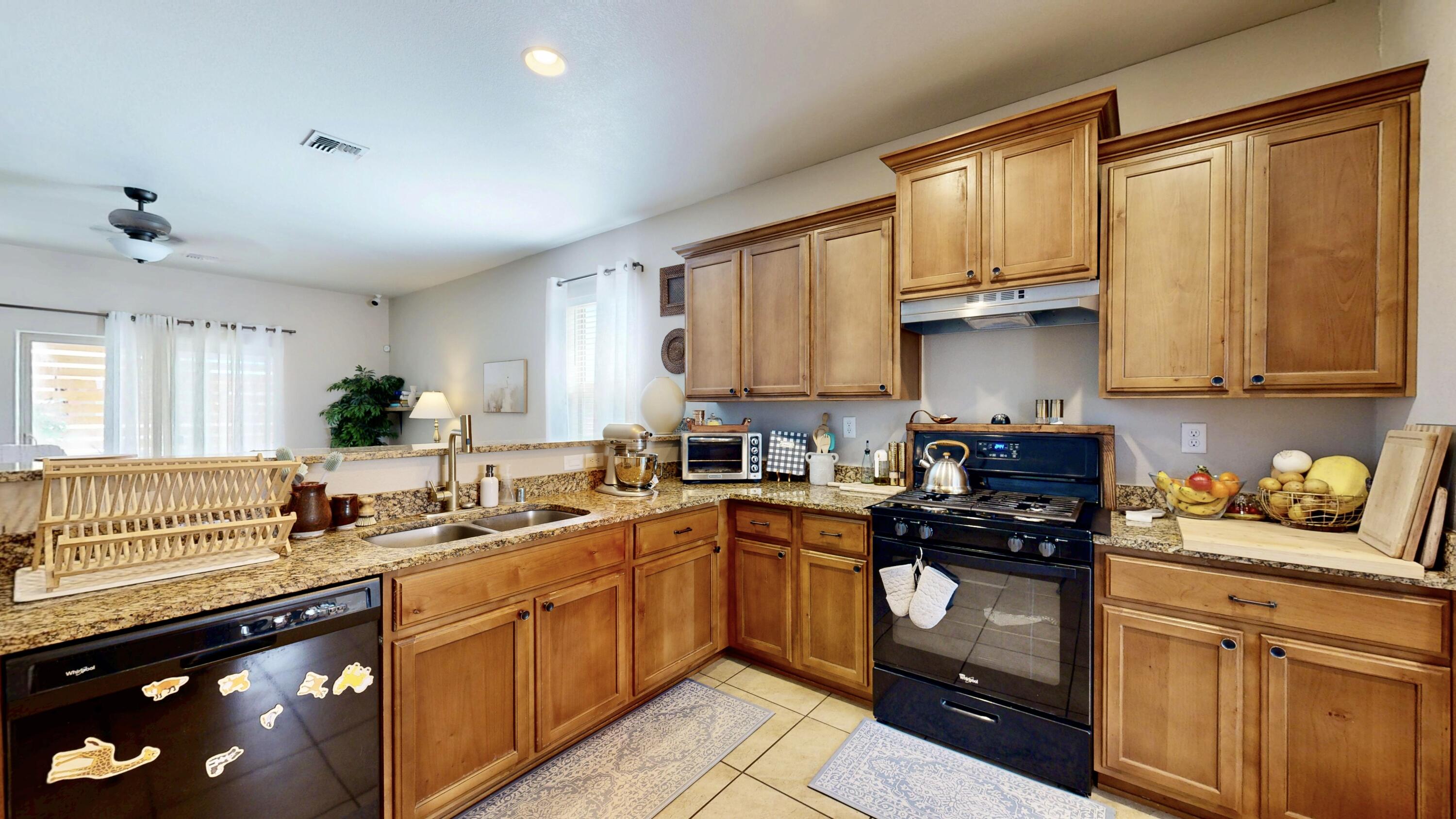 Photo 4 — 10804 Topacio Street NW