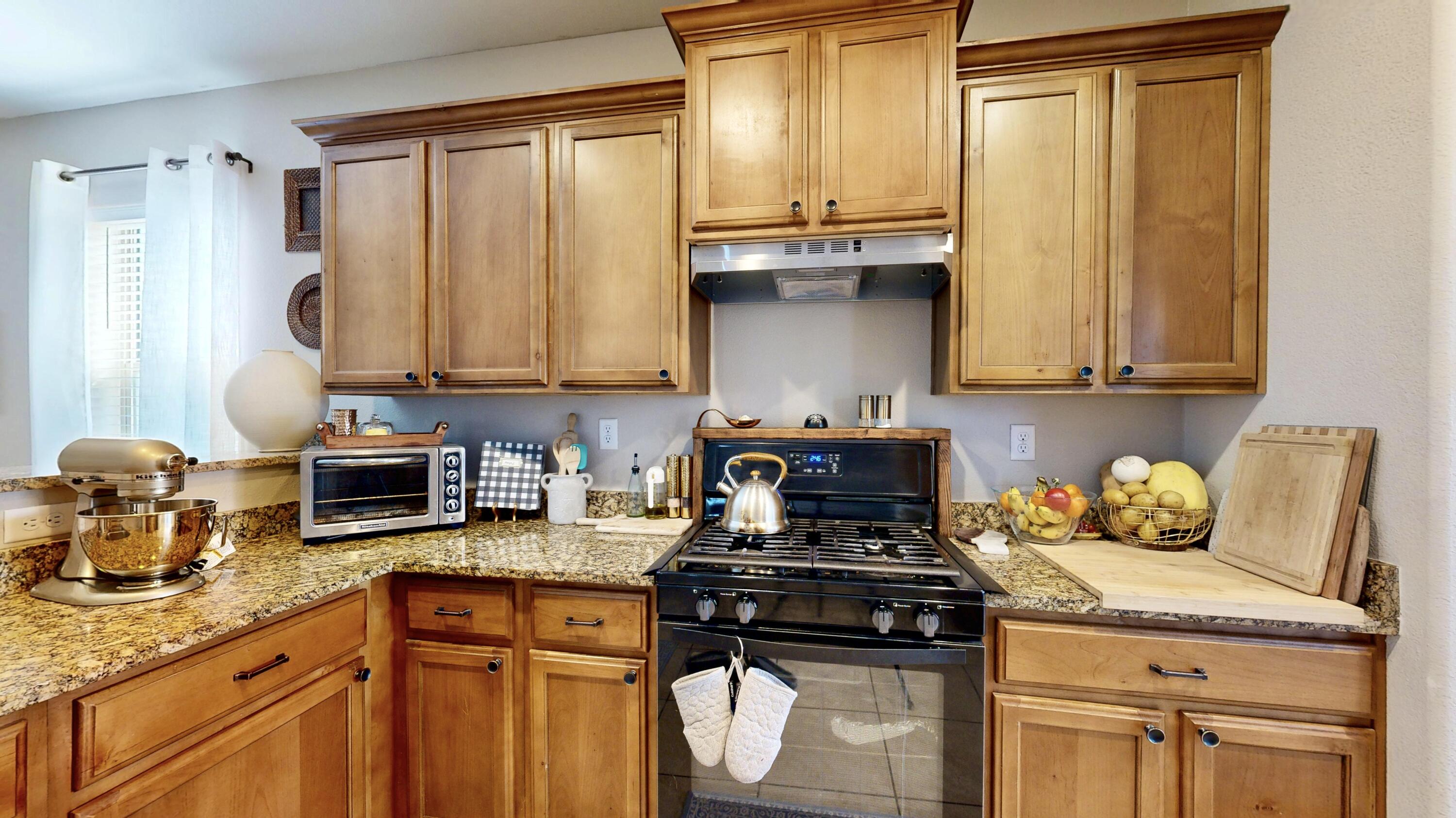 Photo 6 — 10804 Topacio Street NW