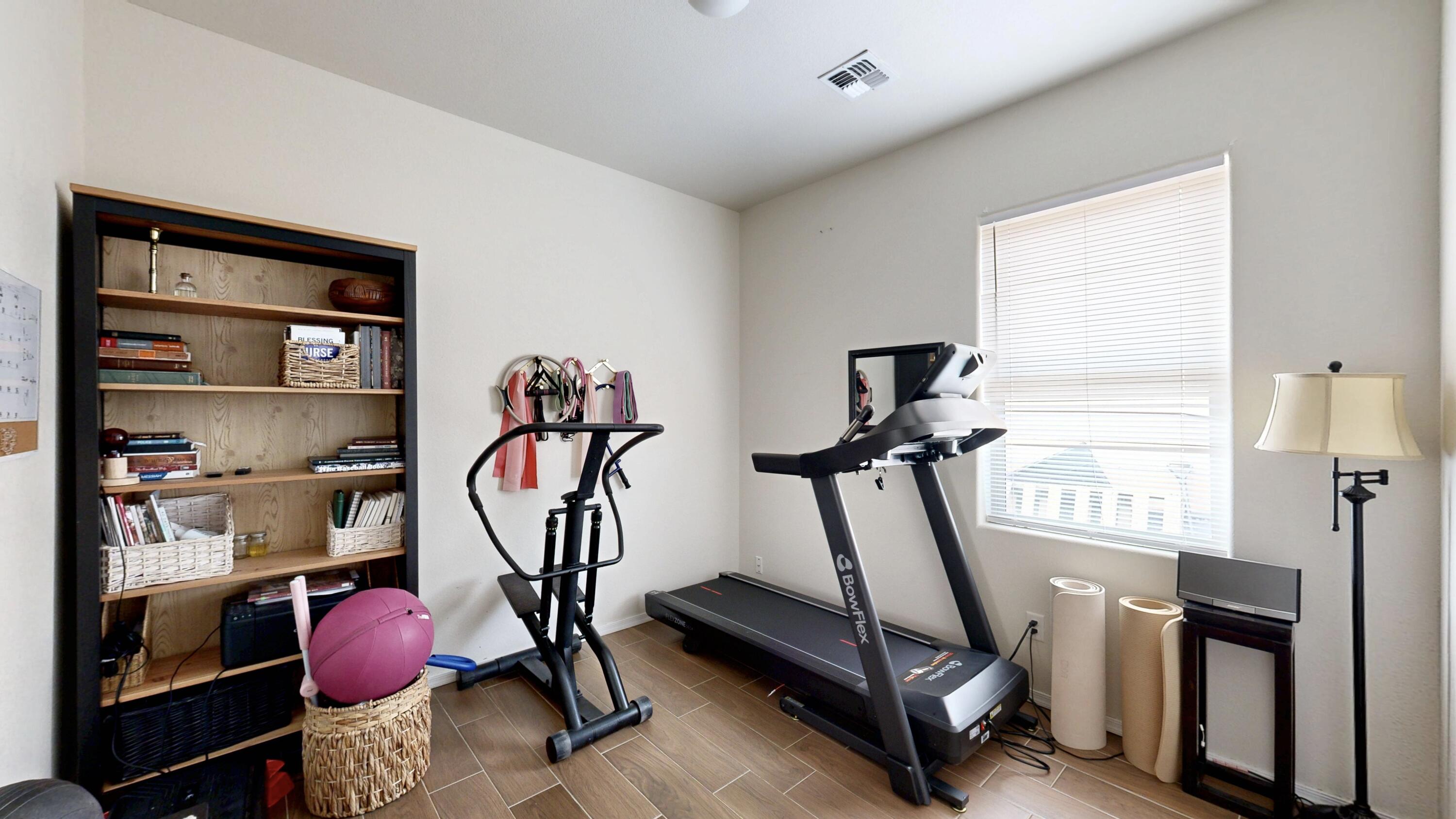 Photo 9 — 10804 Topacio Street NW