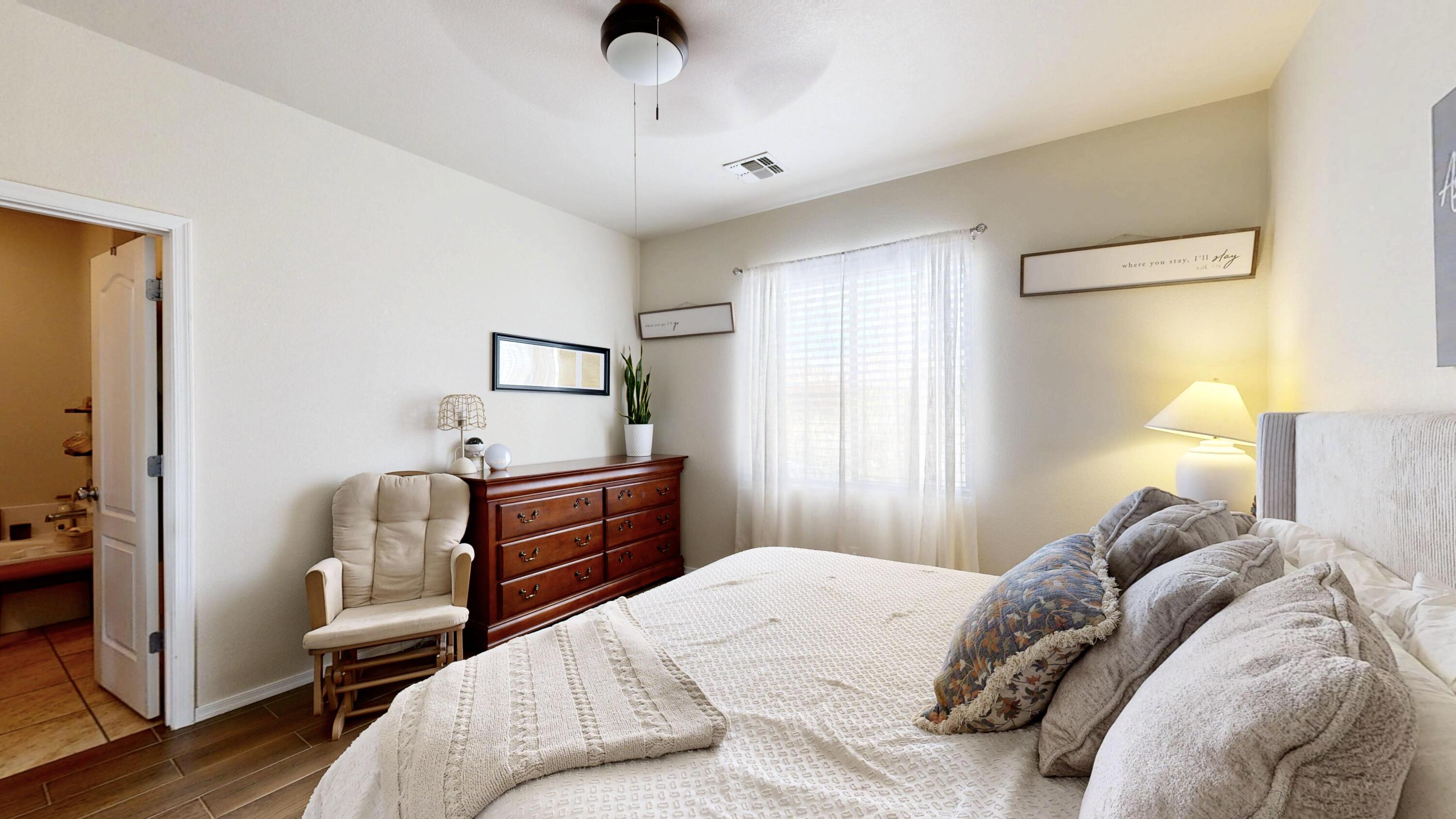 Photo 14 — 10804 Topacio Street NW