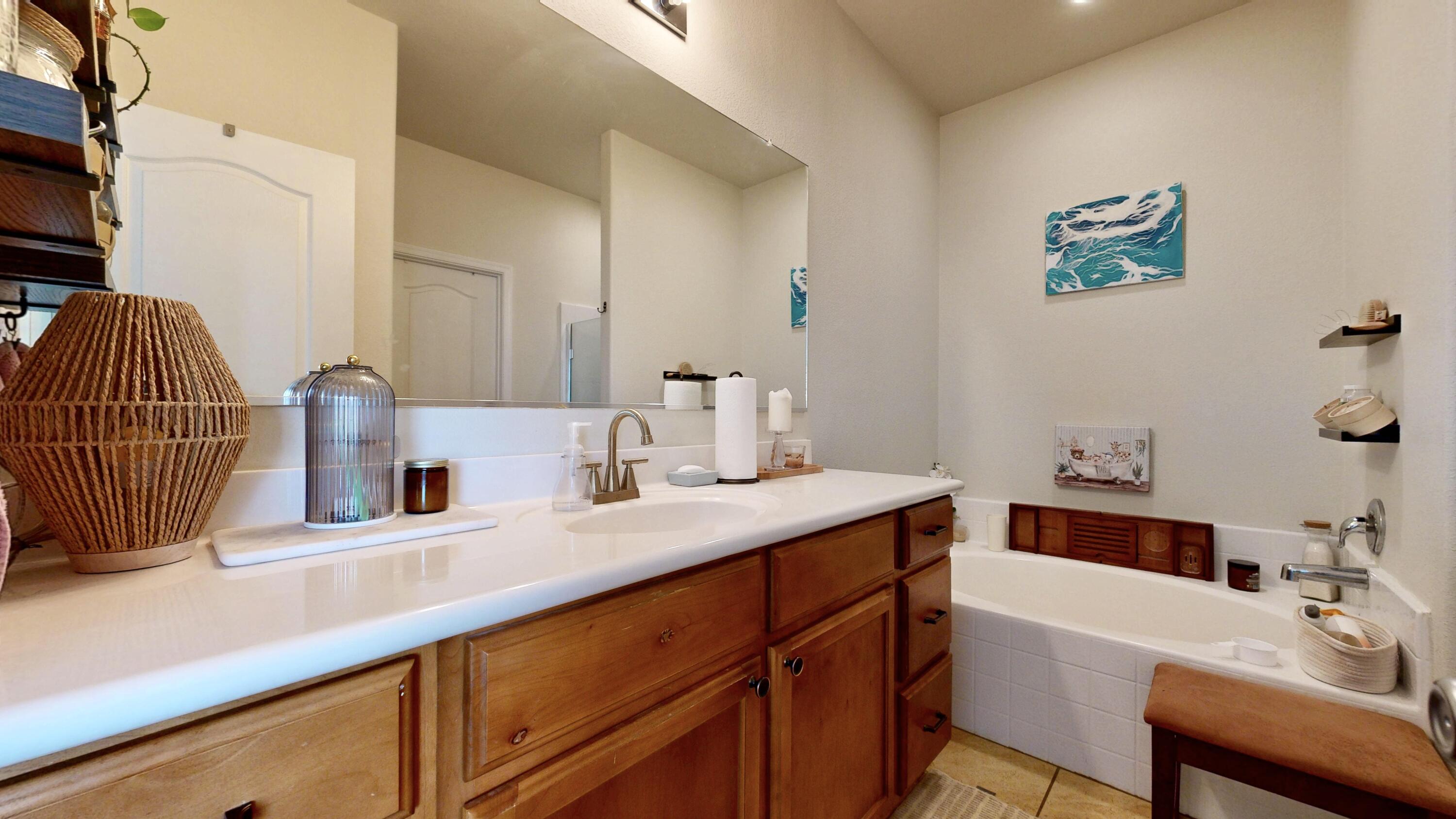 Photo 17 — 10804 Topacio Street NW