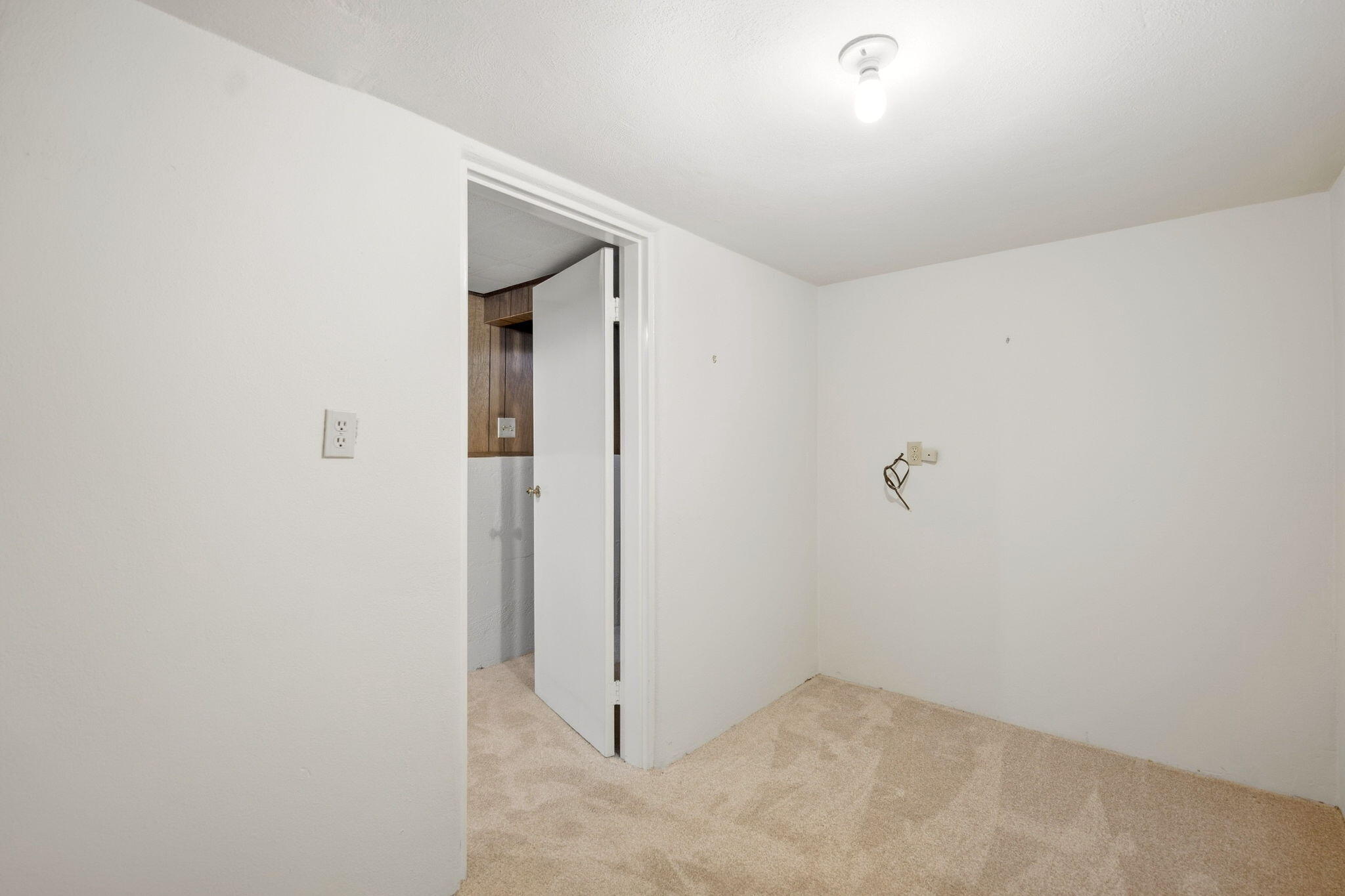 Photo 15 — 1512 Los Alamos Avenue SW