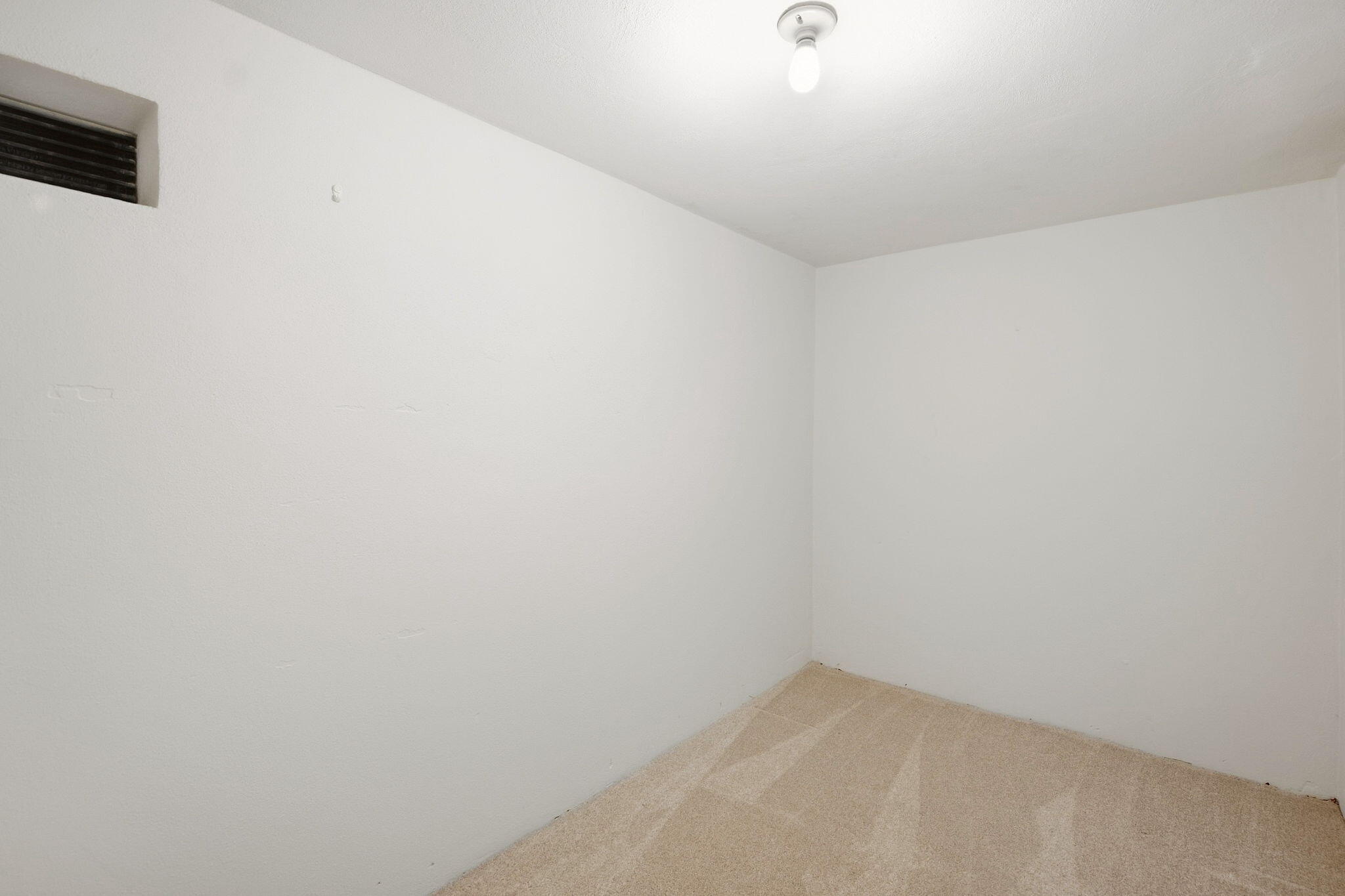 Photo 13 — 1512 Los Alamos Avenue SW