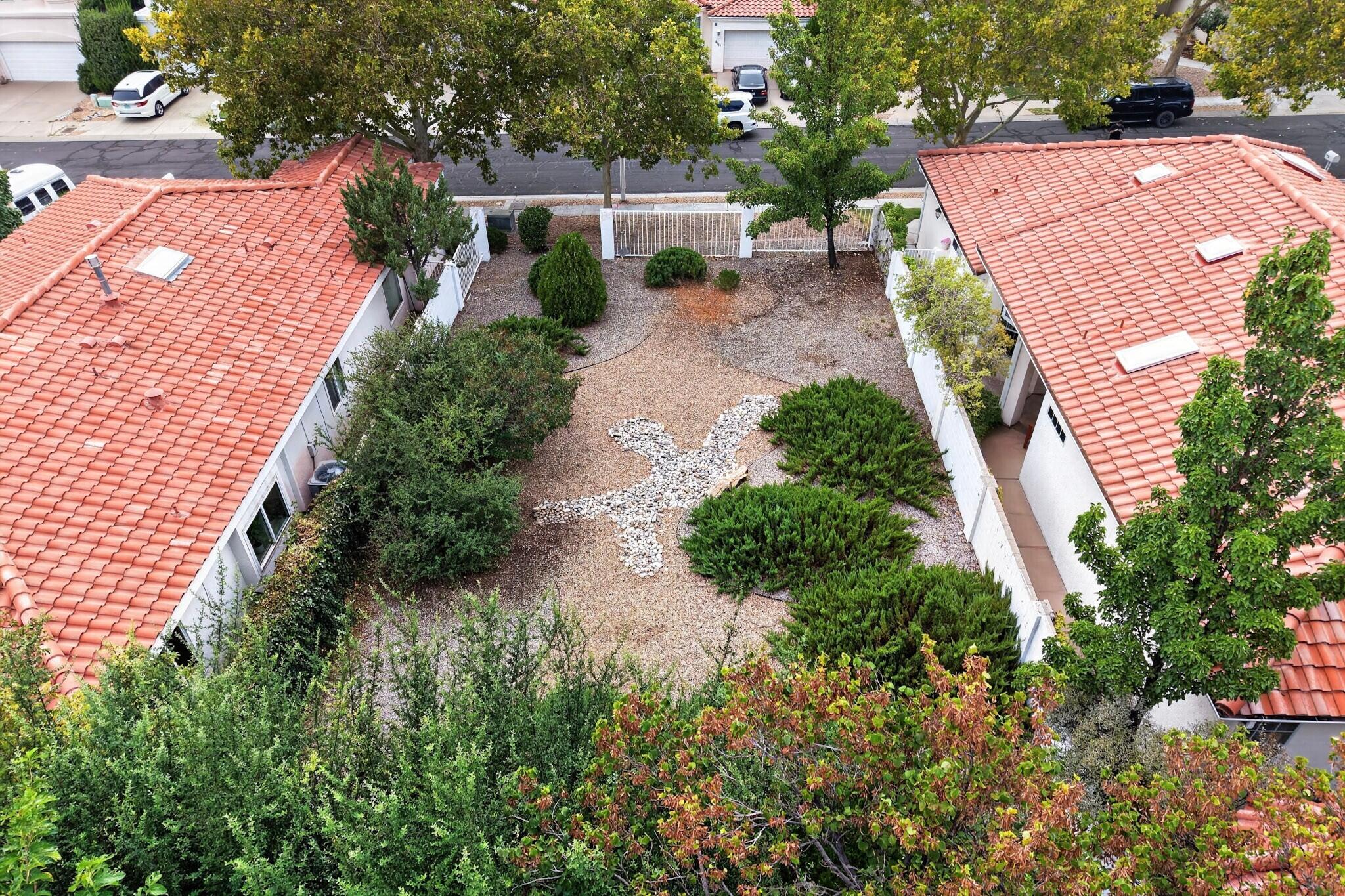 Photo 18 — 6116 Rosetree Place NE