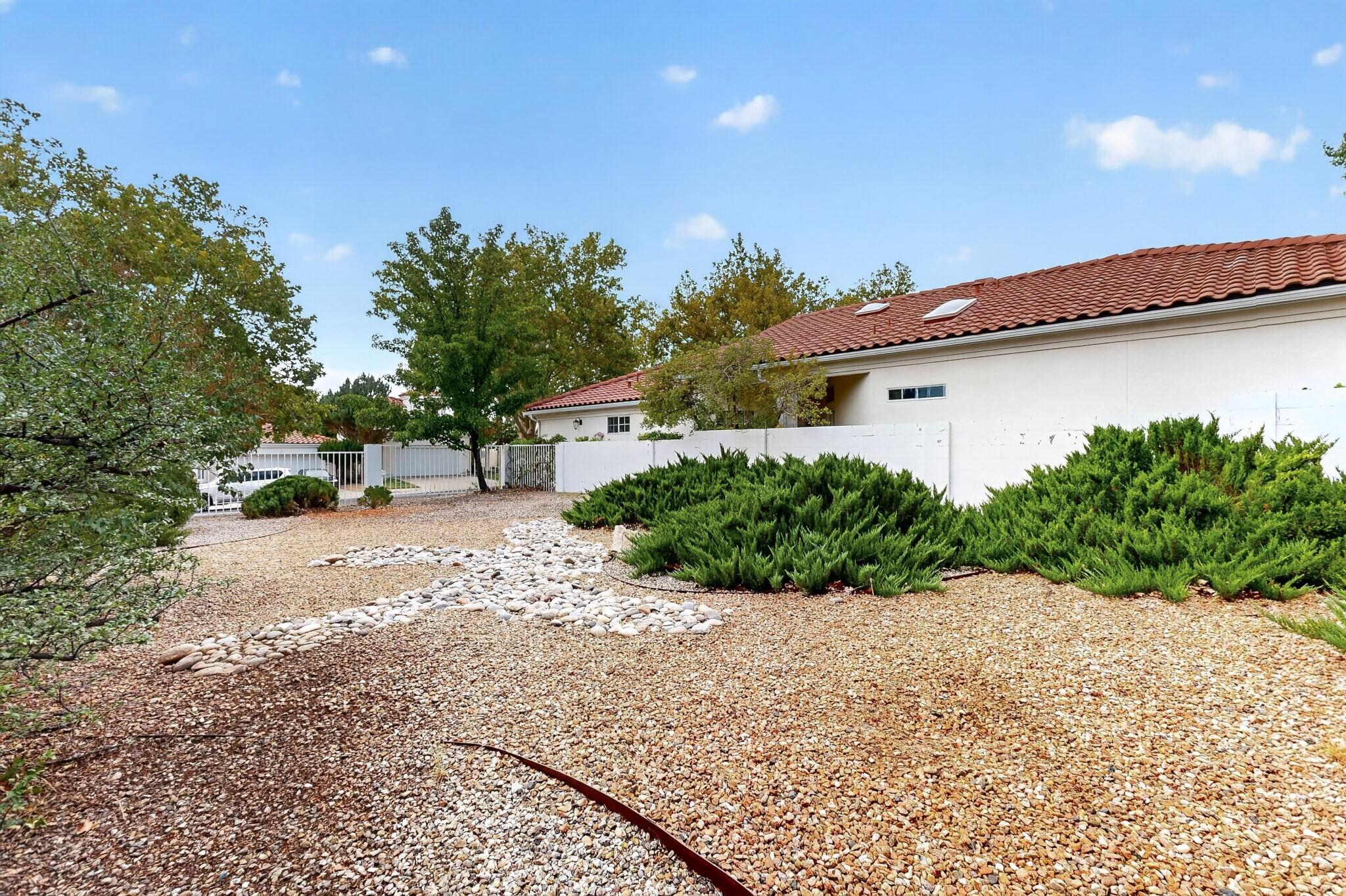 Photo 4 — 6116 Rosetree Place NE
