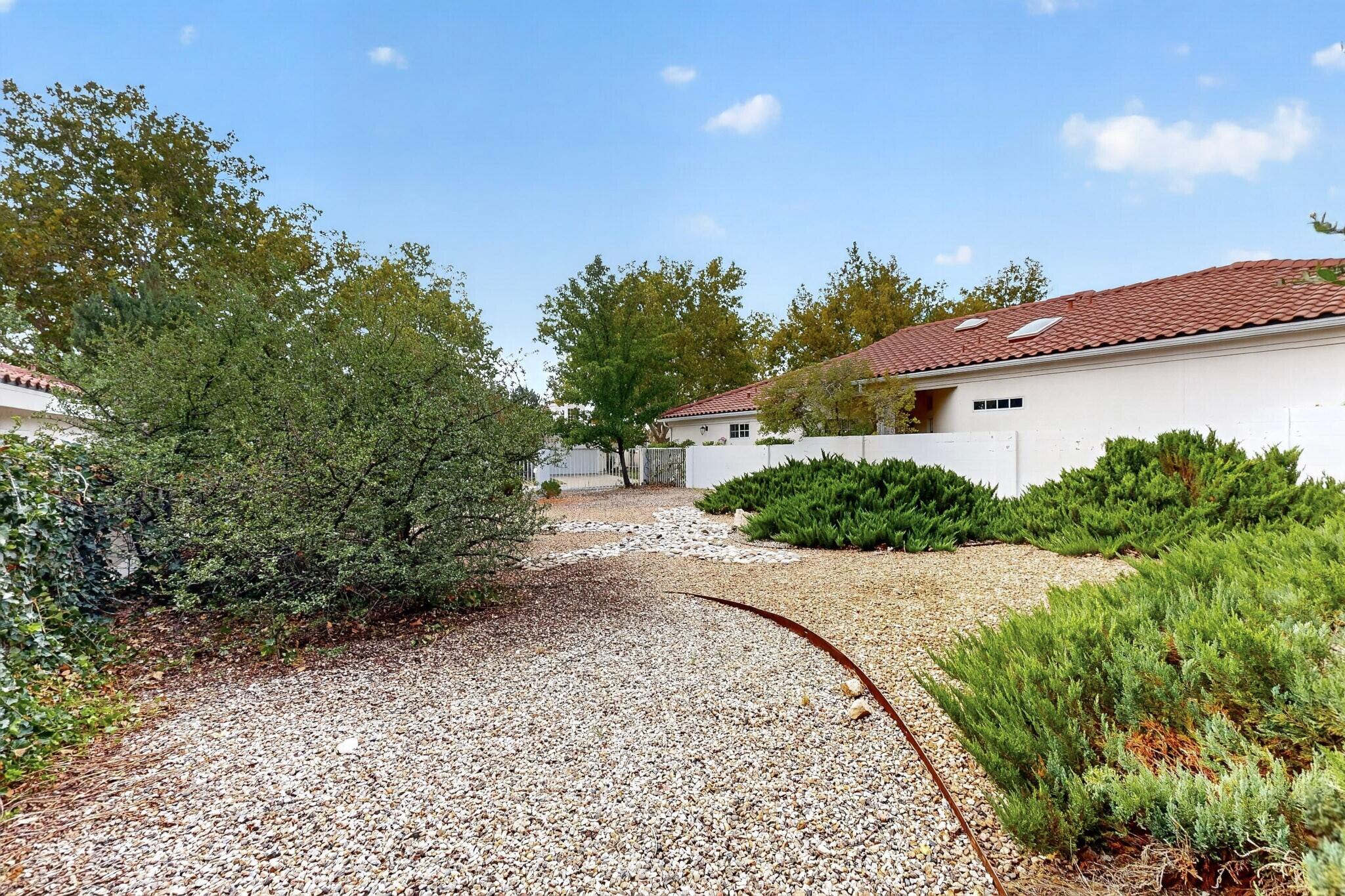 Photo 3 — 6116 Rosetree Place NE