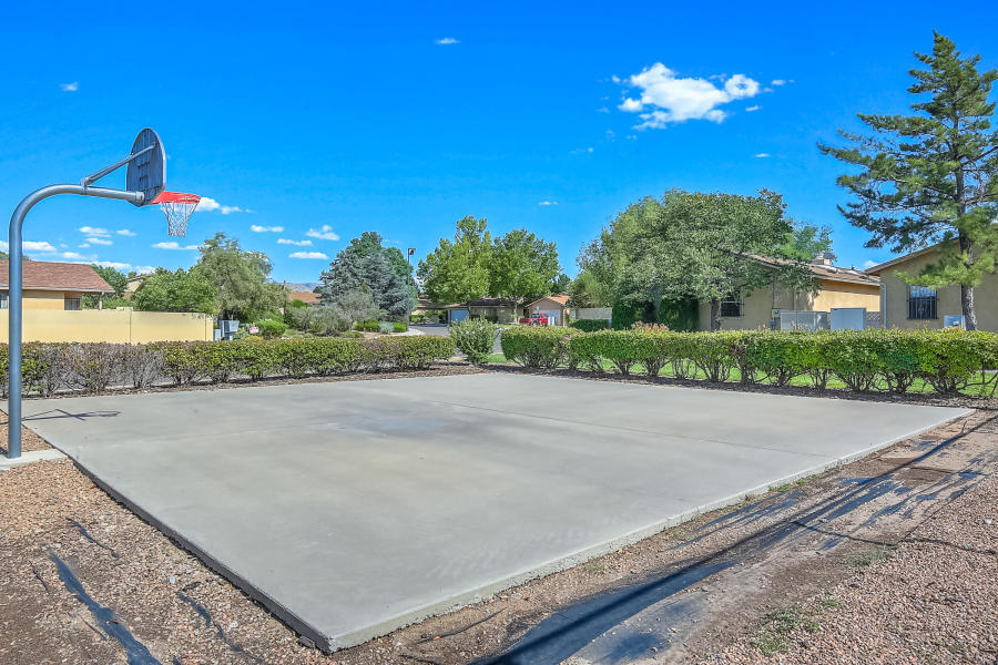 Photo 14 — 10721 Clyburn Park Drive NE