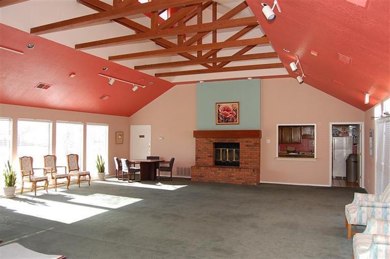 Photo 11 — 10721 Clyburn Park Drive NE
