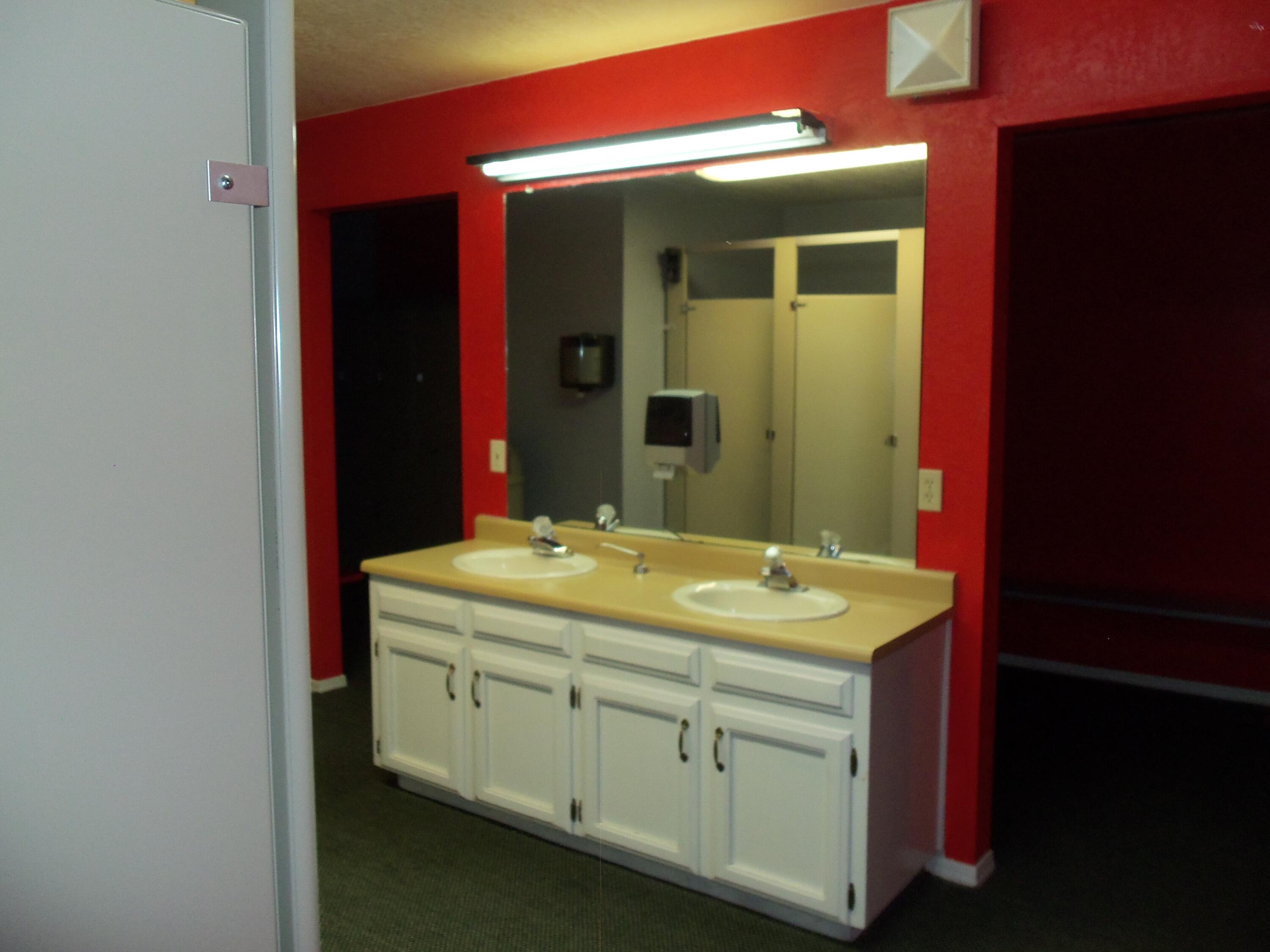 Photo 9 — 10721 Clyburn Park Drive NE