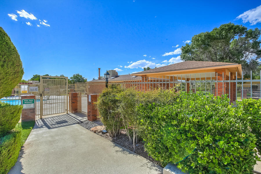 Photo 6 — 10721 Clyburn Park Drive NE