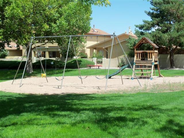 Photo 4 — 10721 Clyburn Park Drive NE