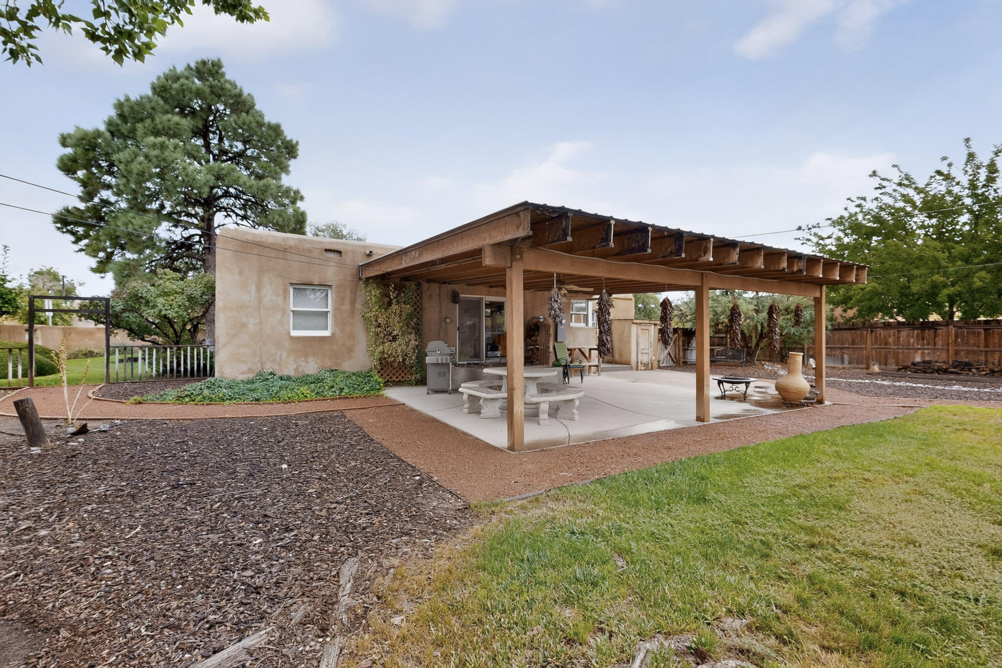 Photo 7 — 117 Carlito Road NW