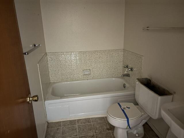 Photo 7 — 5036 Argus Avenue NW