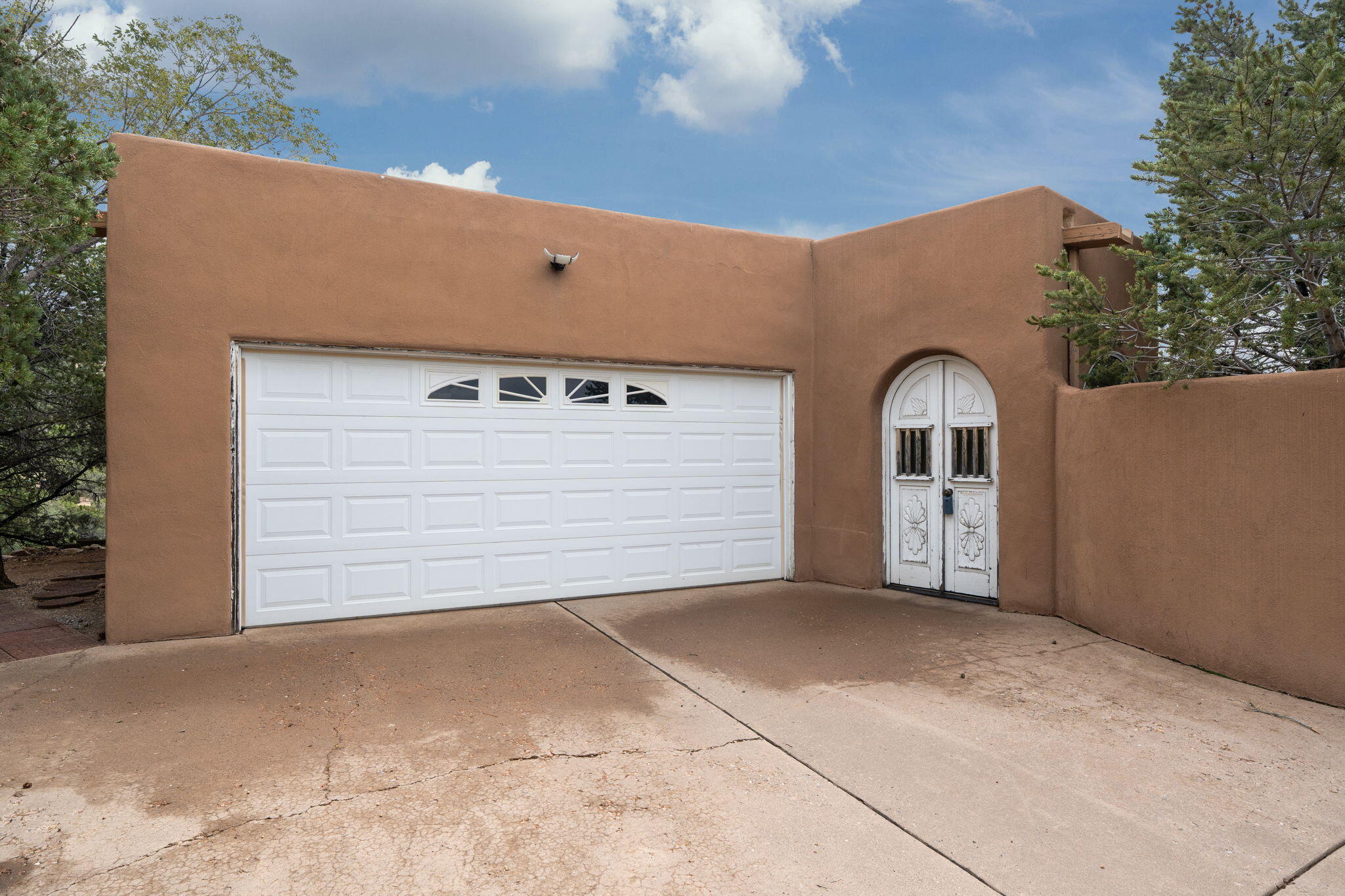 689 Gonzales Road, Santa Fe, NM 87501