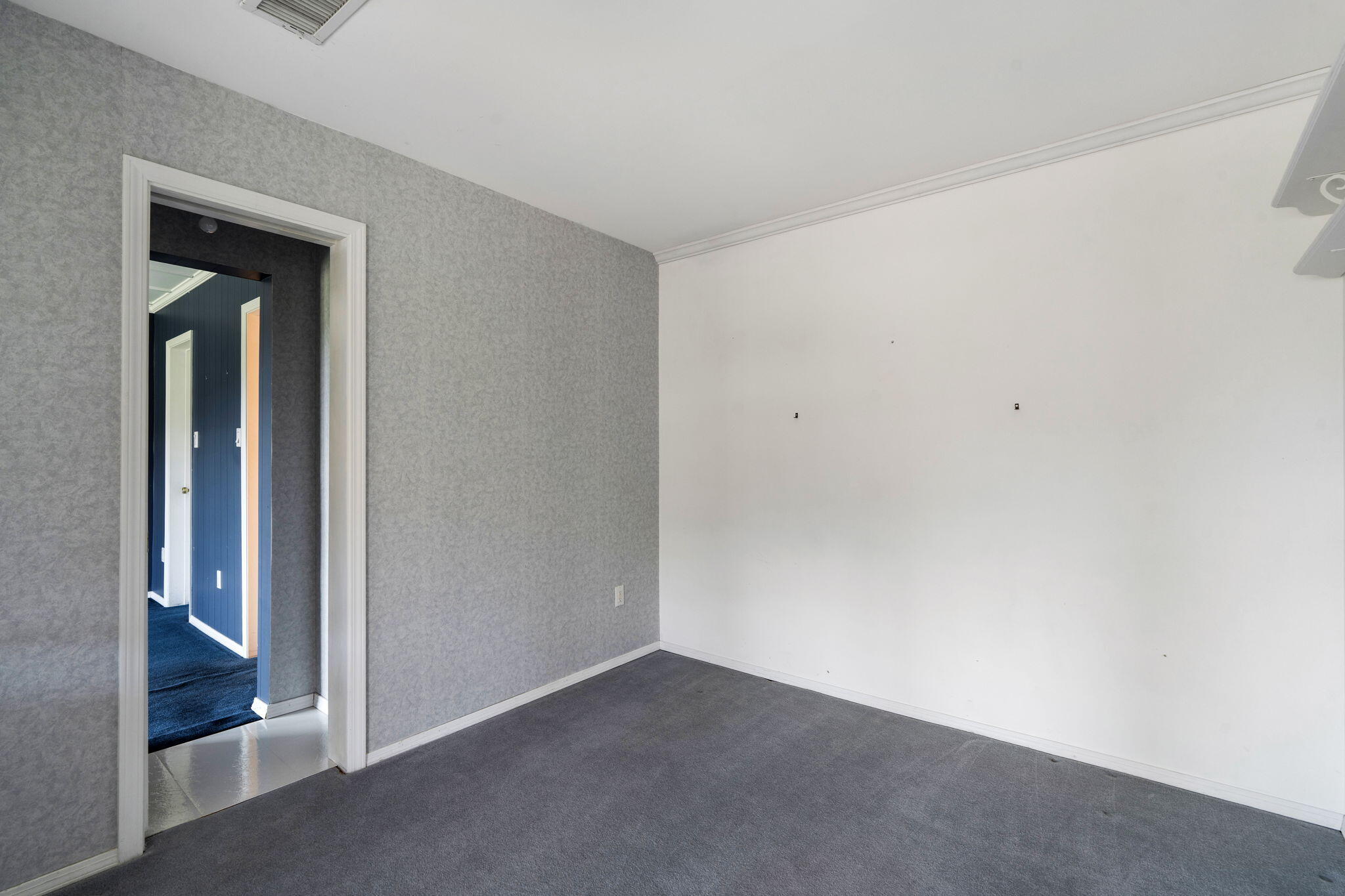 Photo 13 — 689 Gonzales Road