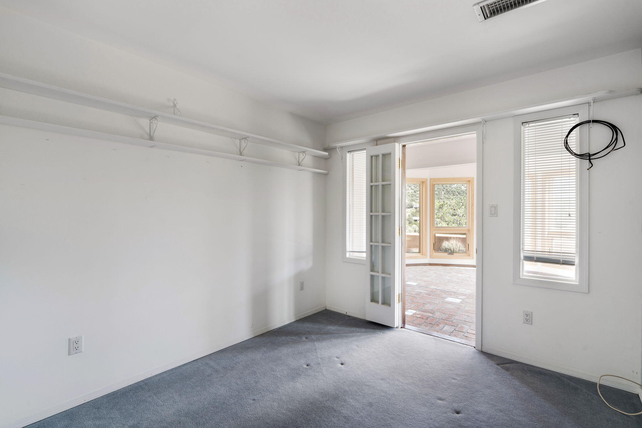 Photo 12 — 689 Gonzales Road