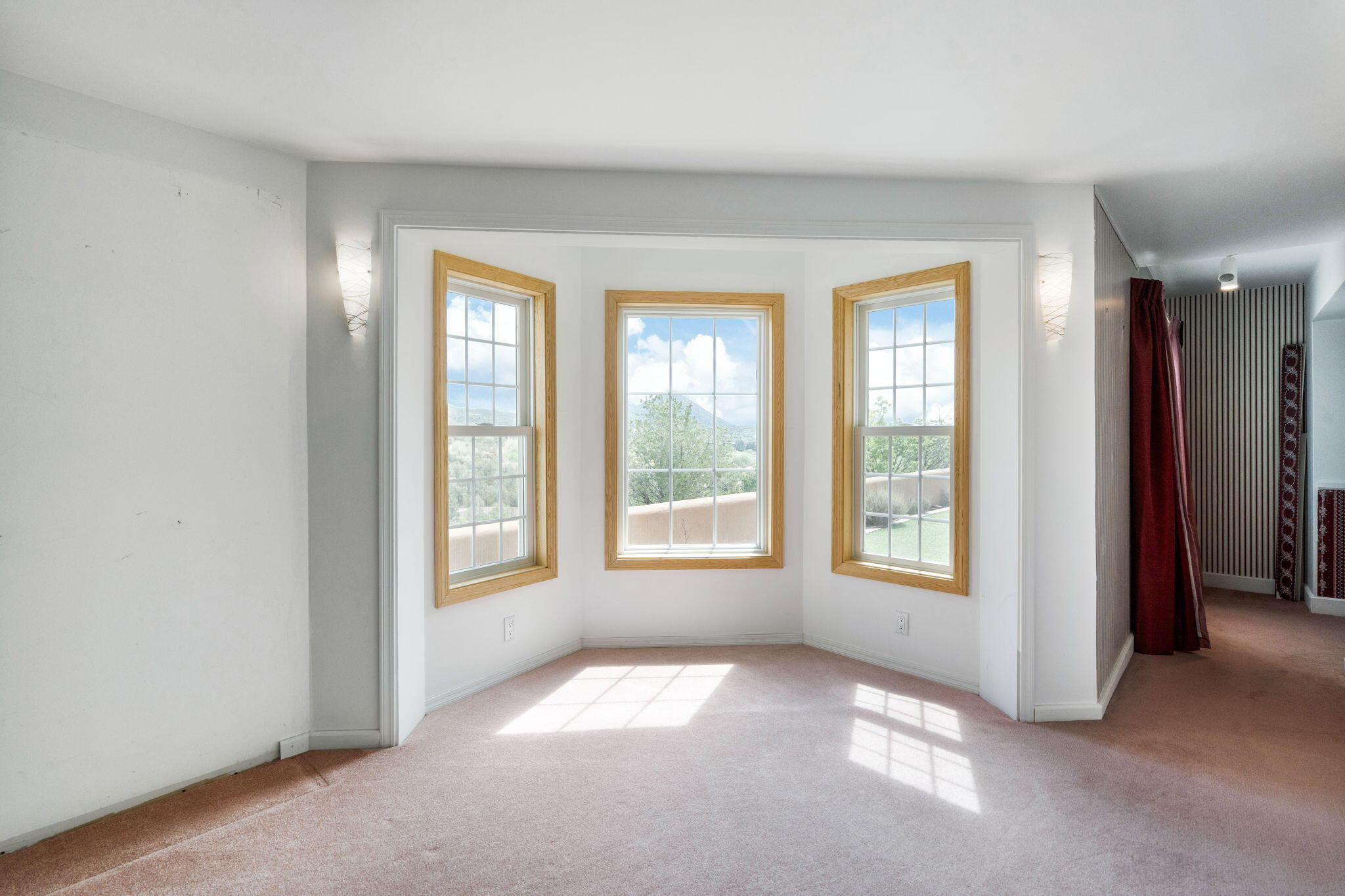 Photo 5 — 689 Gonzales Road
