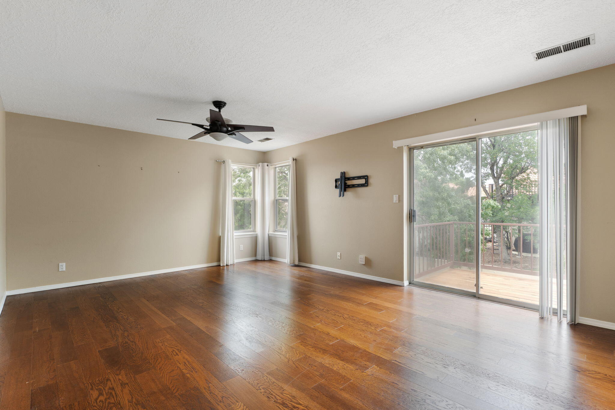Photo 20 — 11909 Ibex Avenue NE