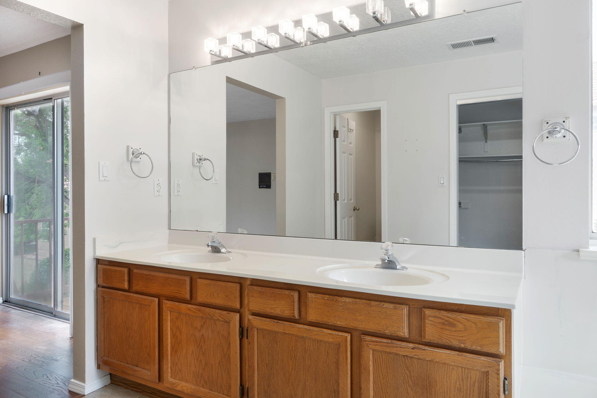 Photo 16 — 11909 Ibex Avenue NE