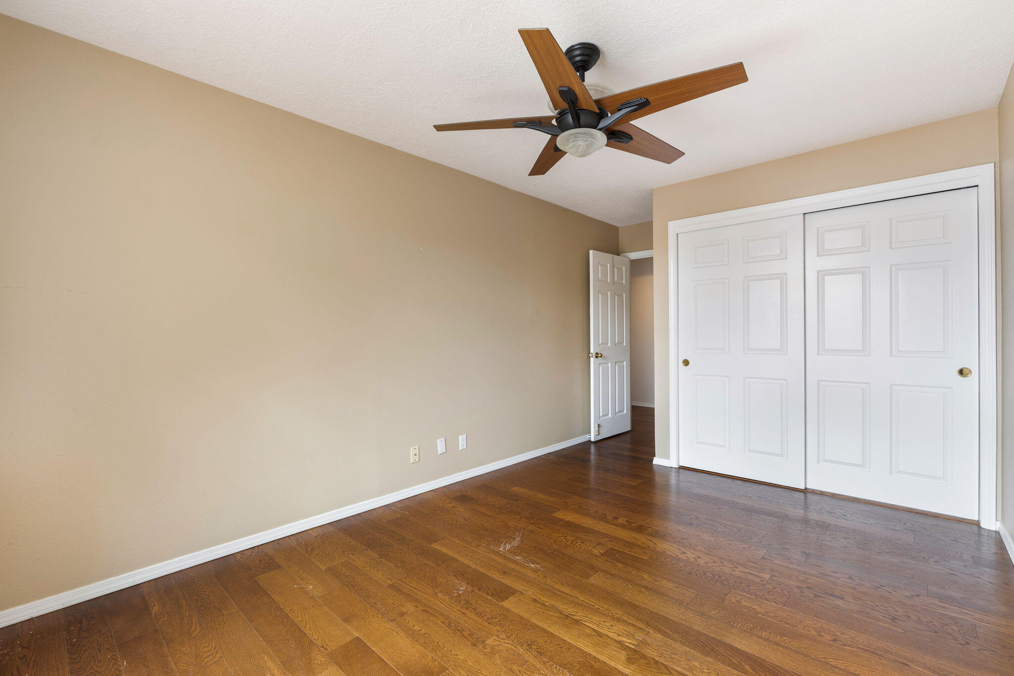 Photo 11 — 11909 Ibex Avenue NE