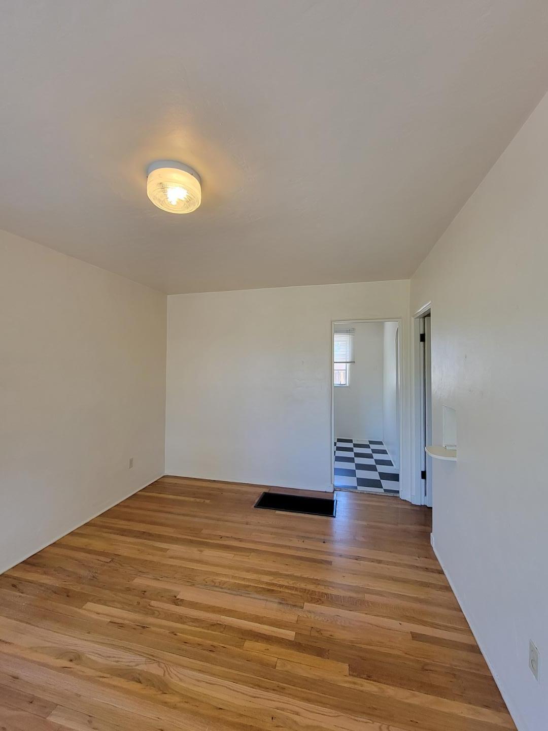 Photo 7 — 520 Adams Street NE 1