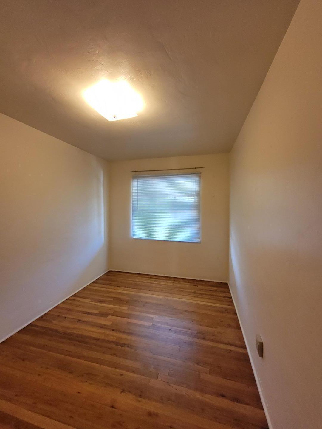 Photo 6 — 520 Adams Street NE 1