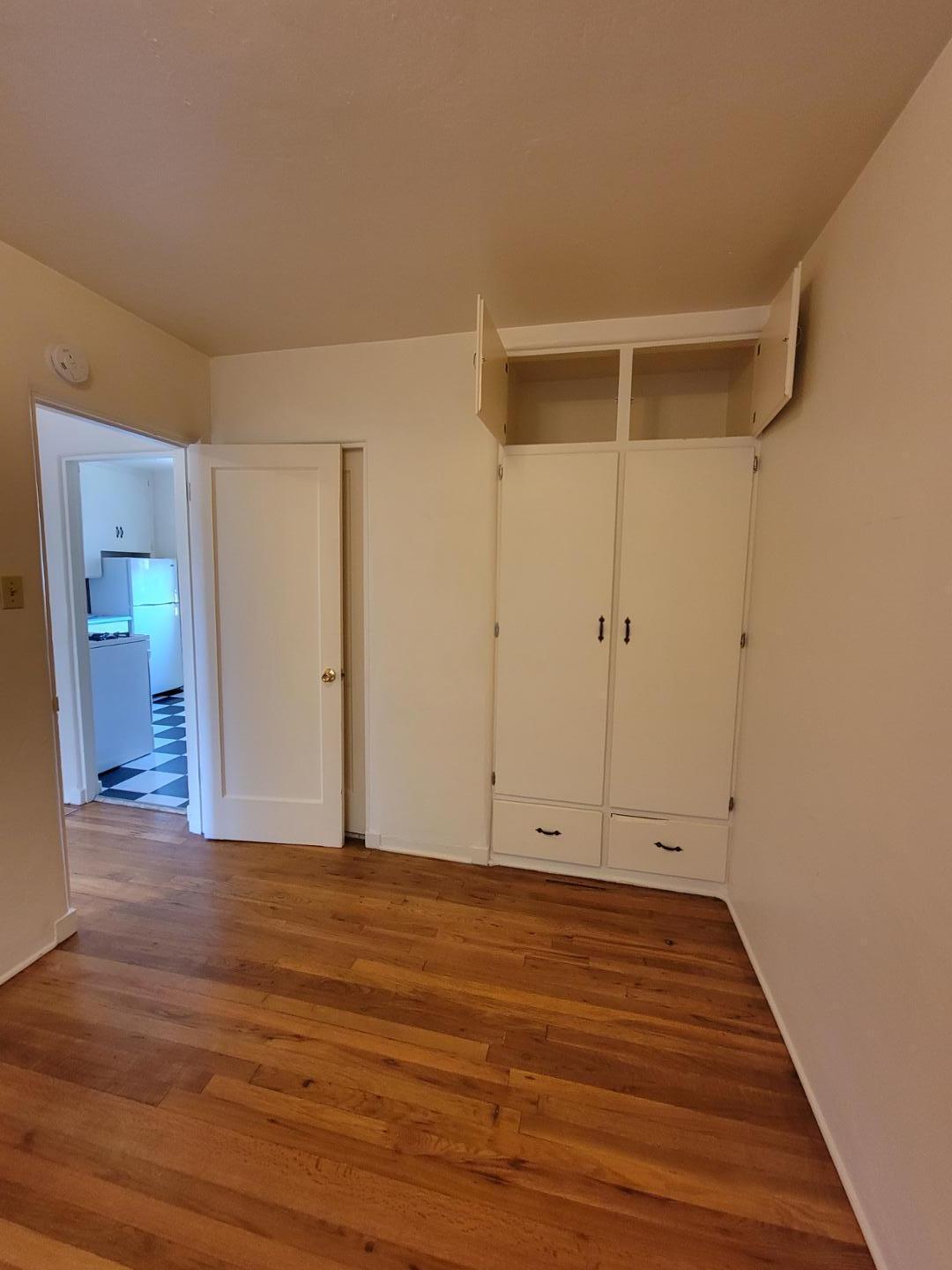 Photo 5 — 520 Adams Street NE 1
