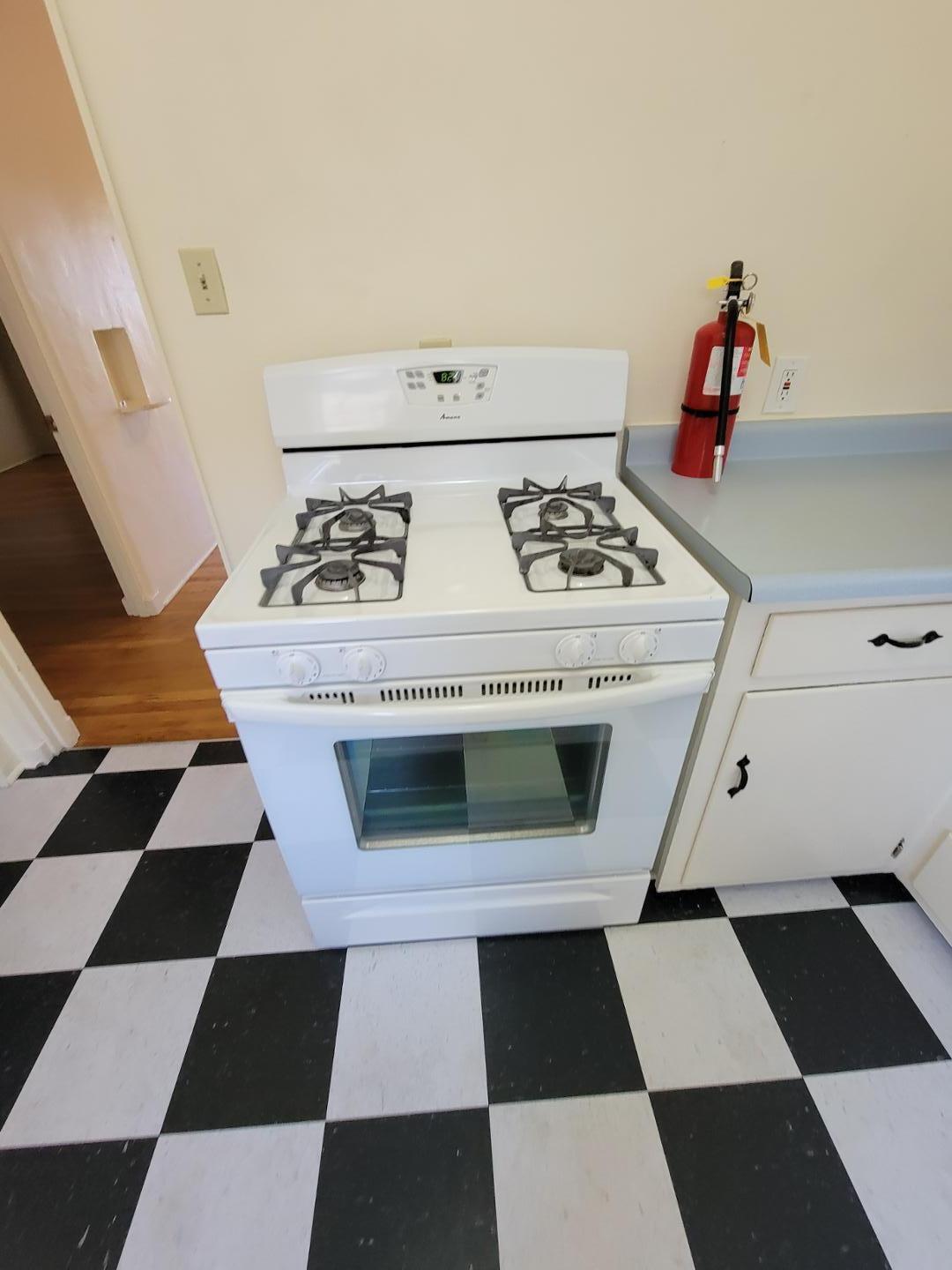 Photo 3 — 520 Adams Street NE 1