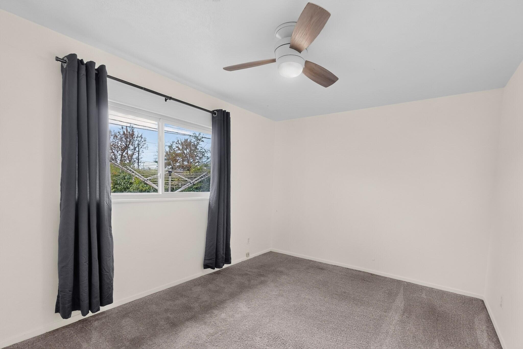 Photo 18 — 1408 Espejo Street NE
