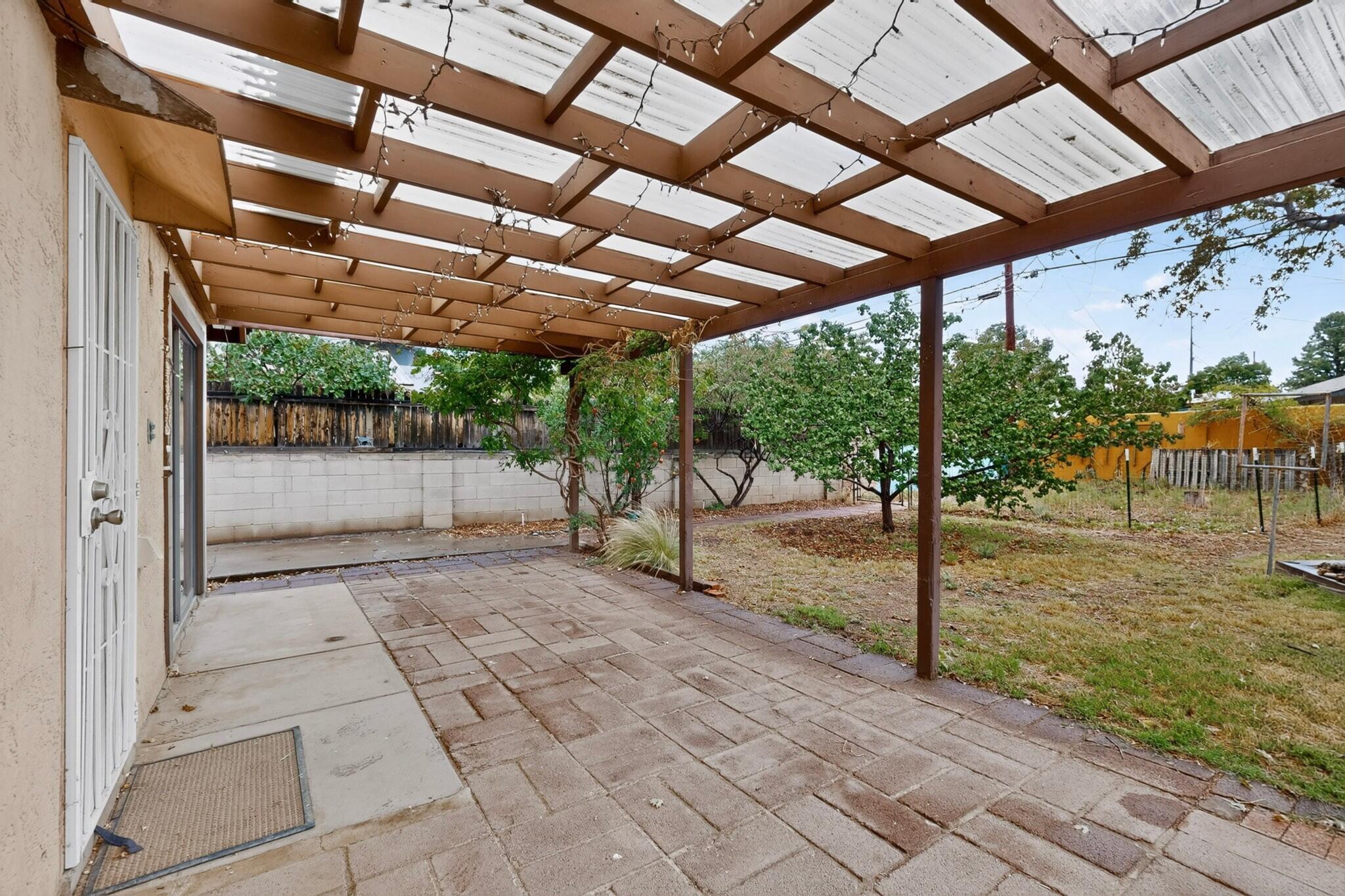 Photo 11 — 1408 Espejo Street NE